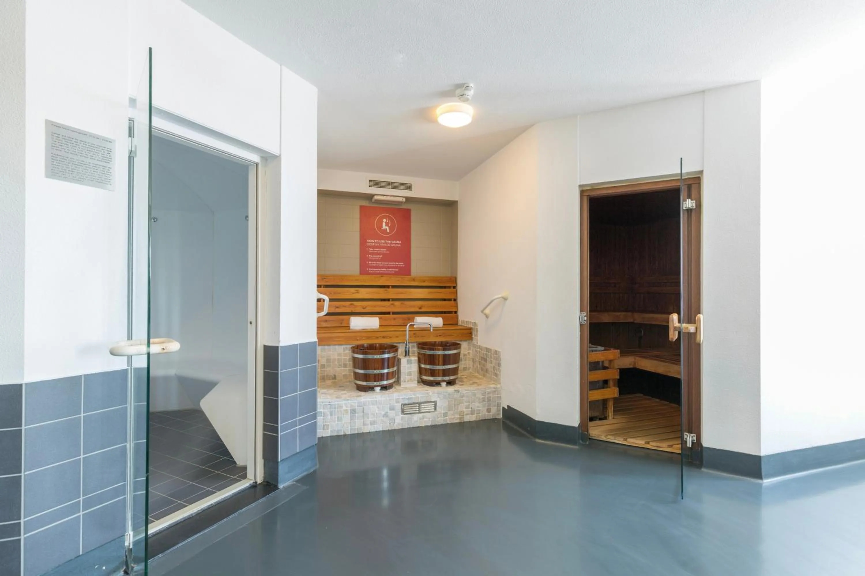 Facade/entrance in Leonardo Hotel IJmuiden Seaport Beach