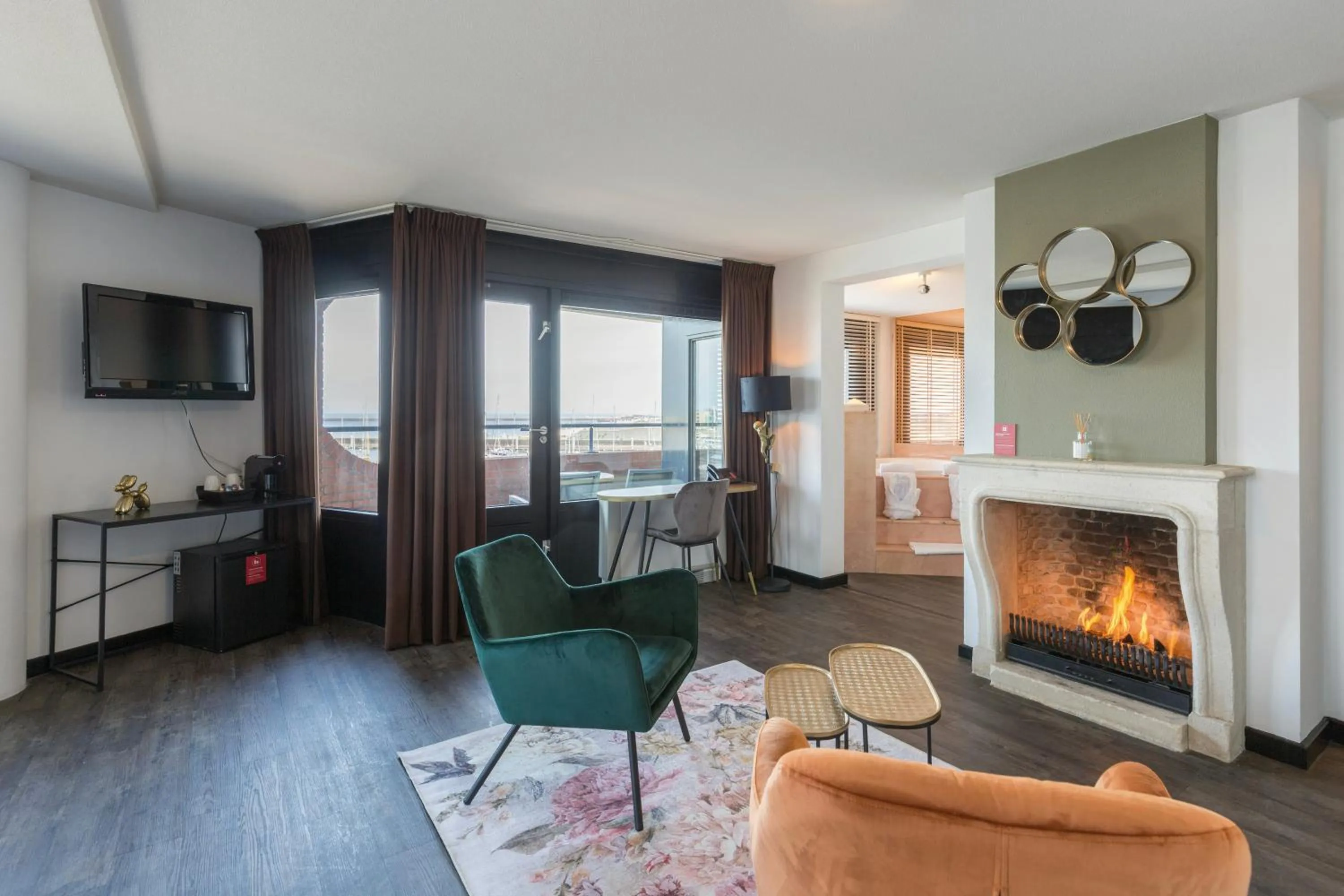 Photo of the whole room in Leonardo Hotel IJmuiden Seaport Beach