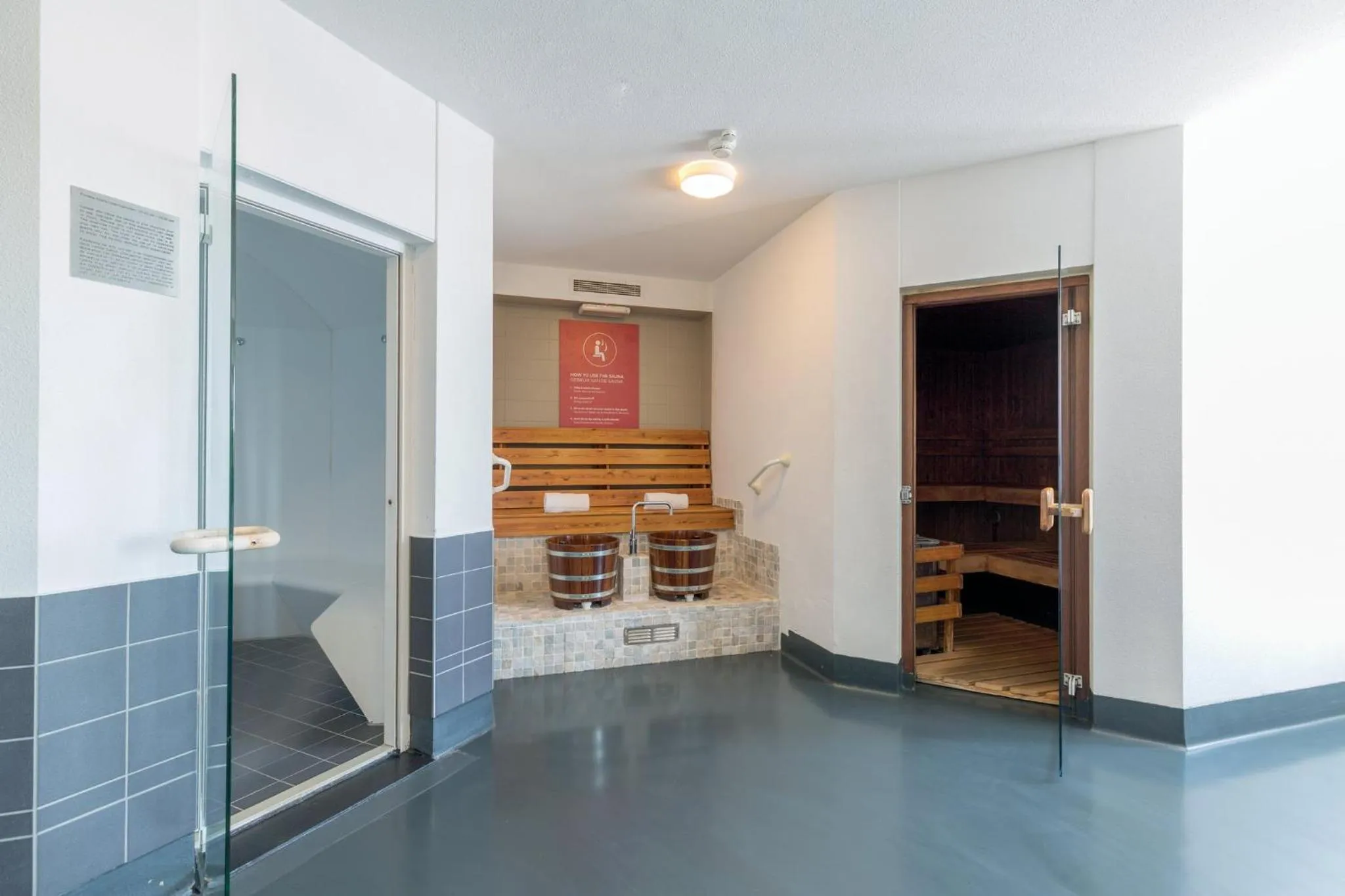 Facade/entrance in Leonardo Hotel IJmuiden Seaport Beach