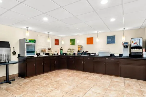 Food in Quality Inn and Suites Lafayette