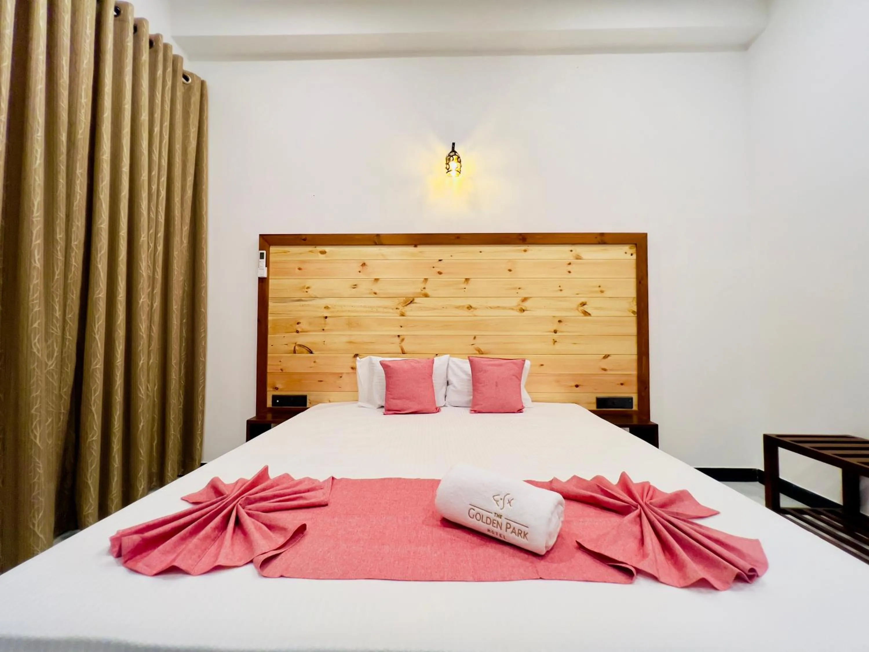 Bed in Ranketha Resort & Restaurant