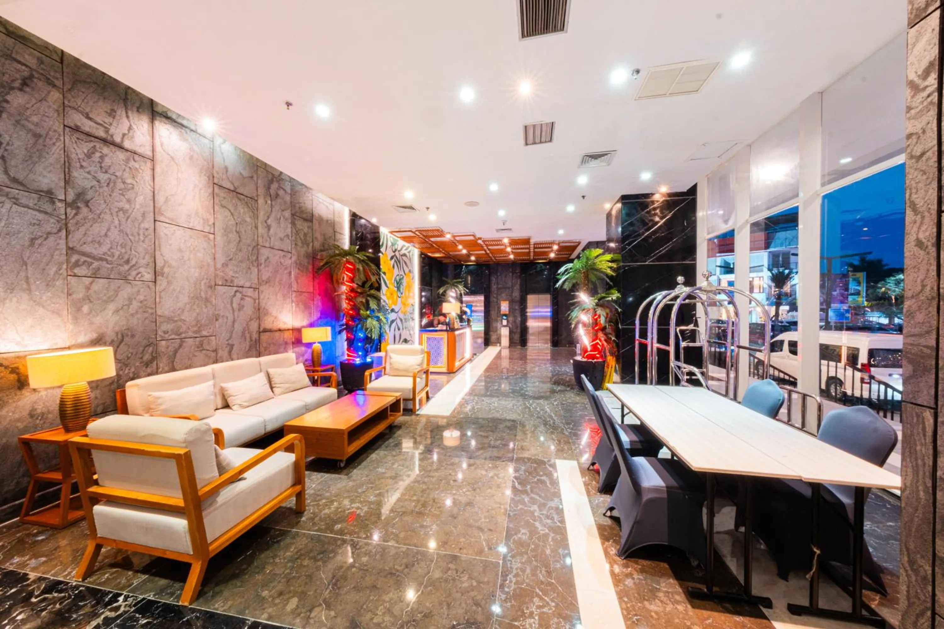 Lobby or reception in Astara Hotel Balikpapan