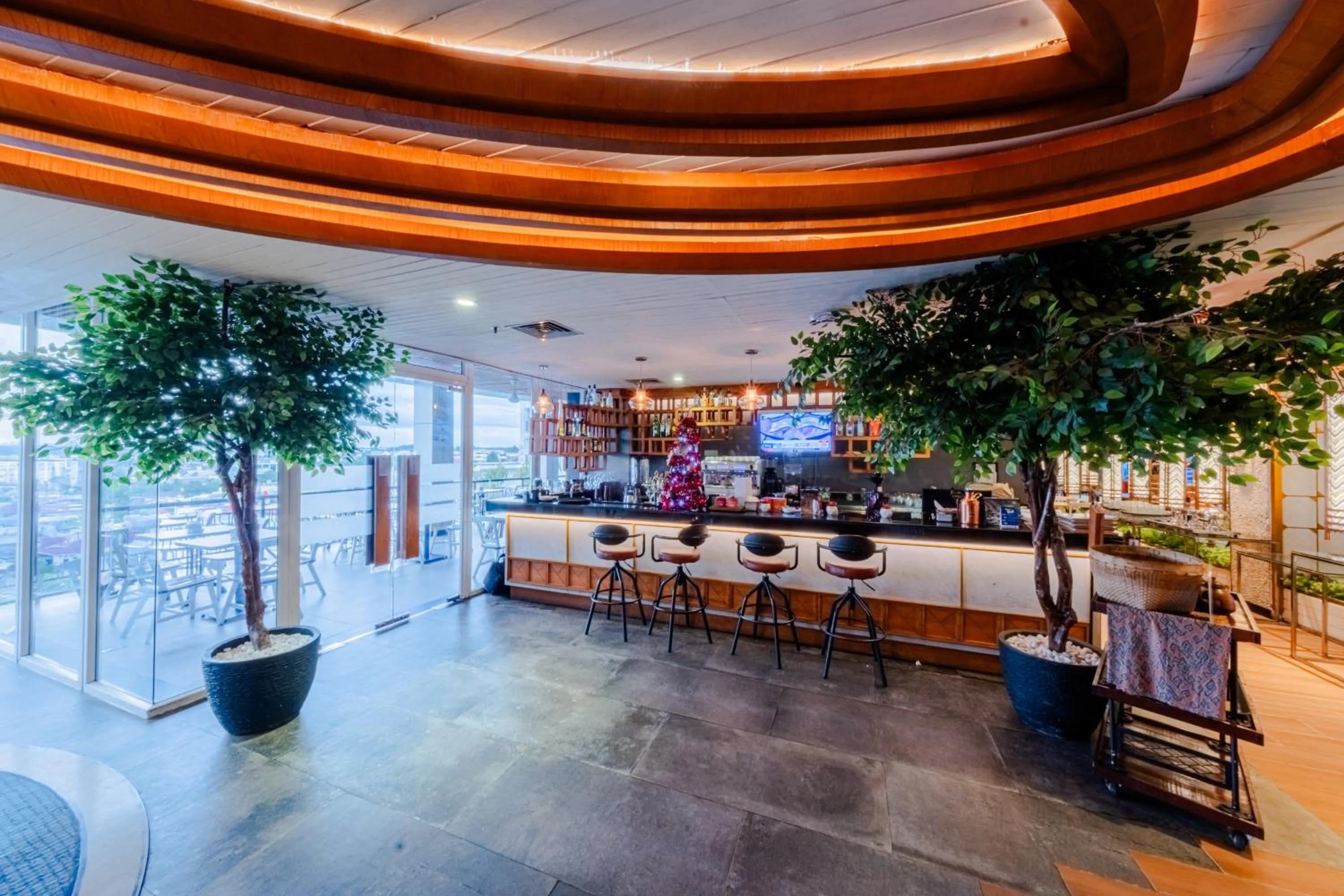 Restaurant/places to eat in Astara Hotel Balikpapan