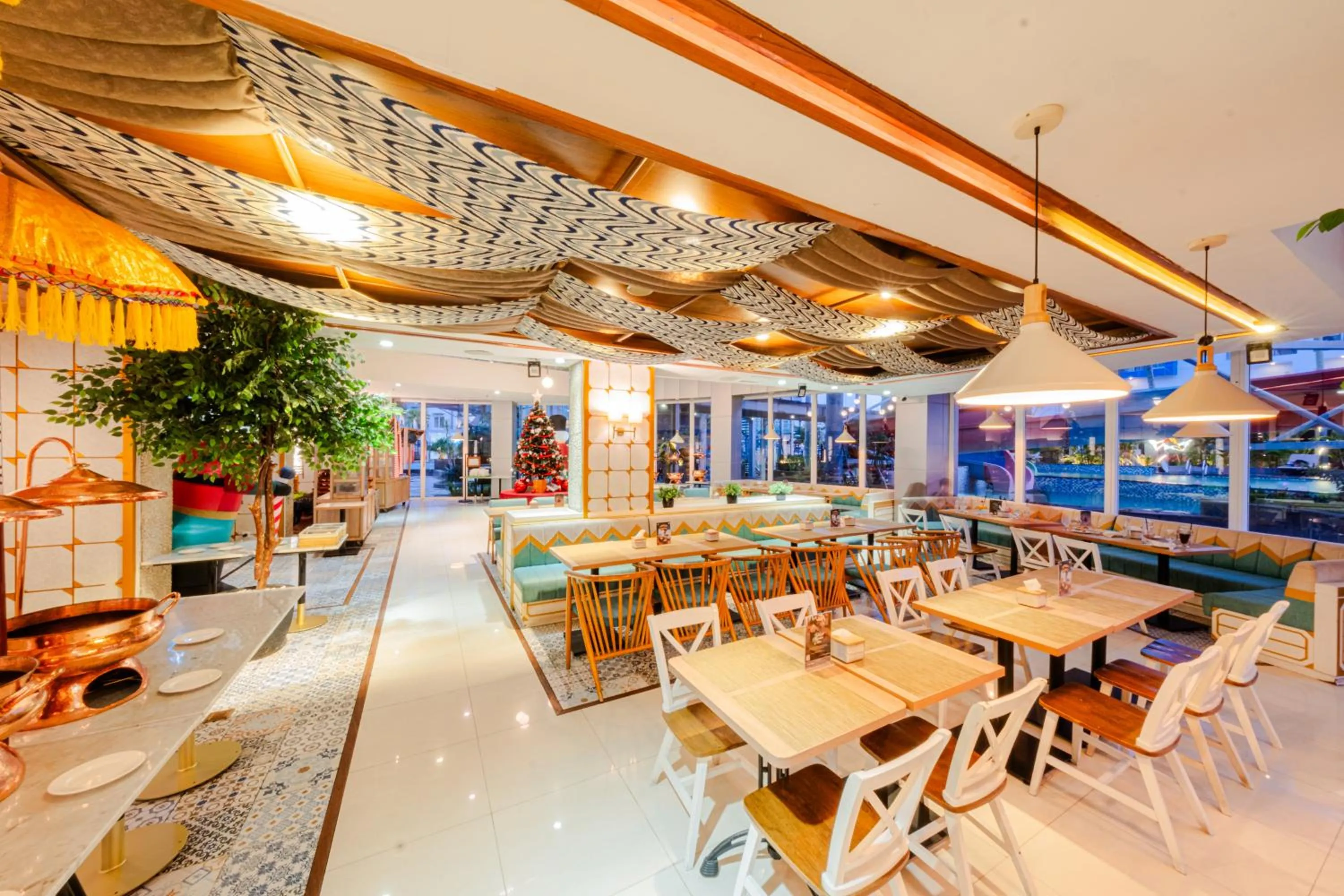 Restaurant/places to eat in Astara Hotel Balikpapan