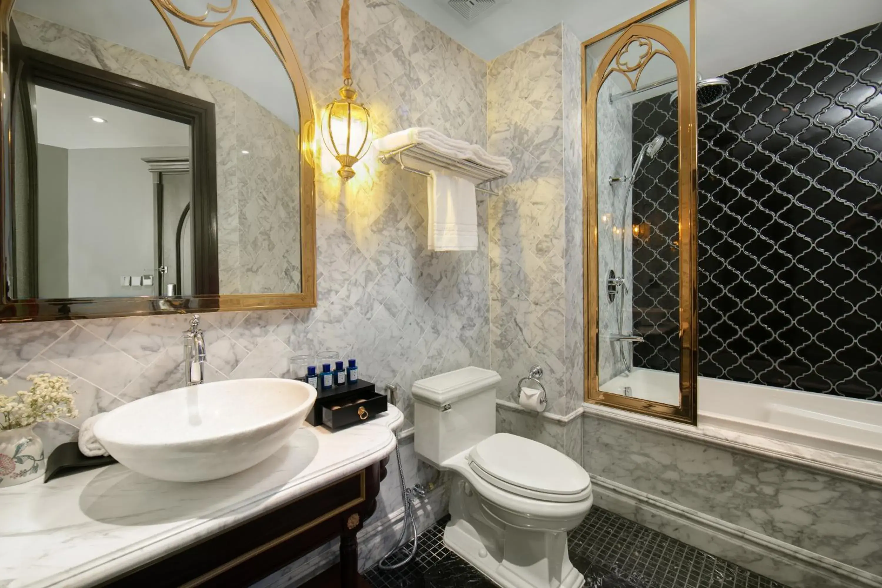 Superior Deluxe Double or Twin Room in Le Chanvre Hanoi Hotel & Spa Superior Deluxe Double or Twin Room in Le Chanvre Hanoi Hotel & Spa