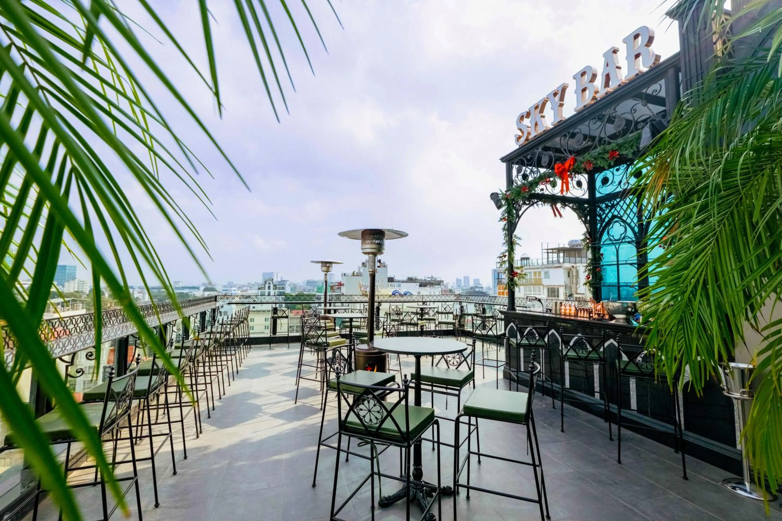 Lounge or bar in Le Chanvre Hanoi Hotel & Spa