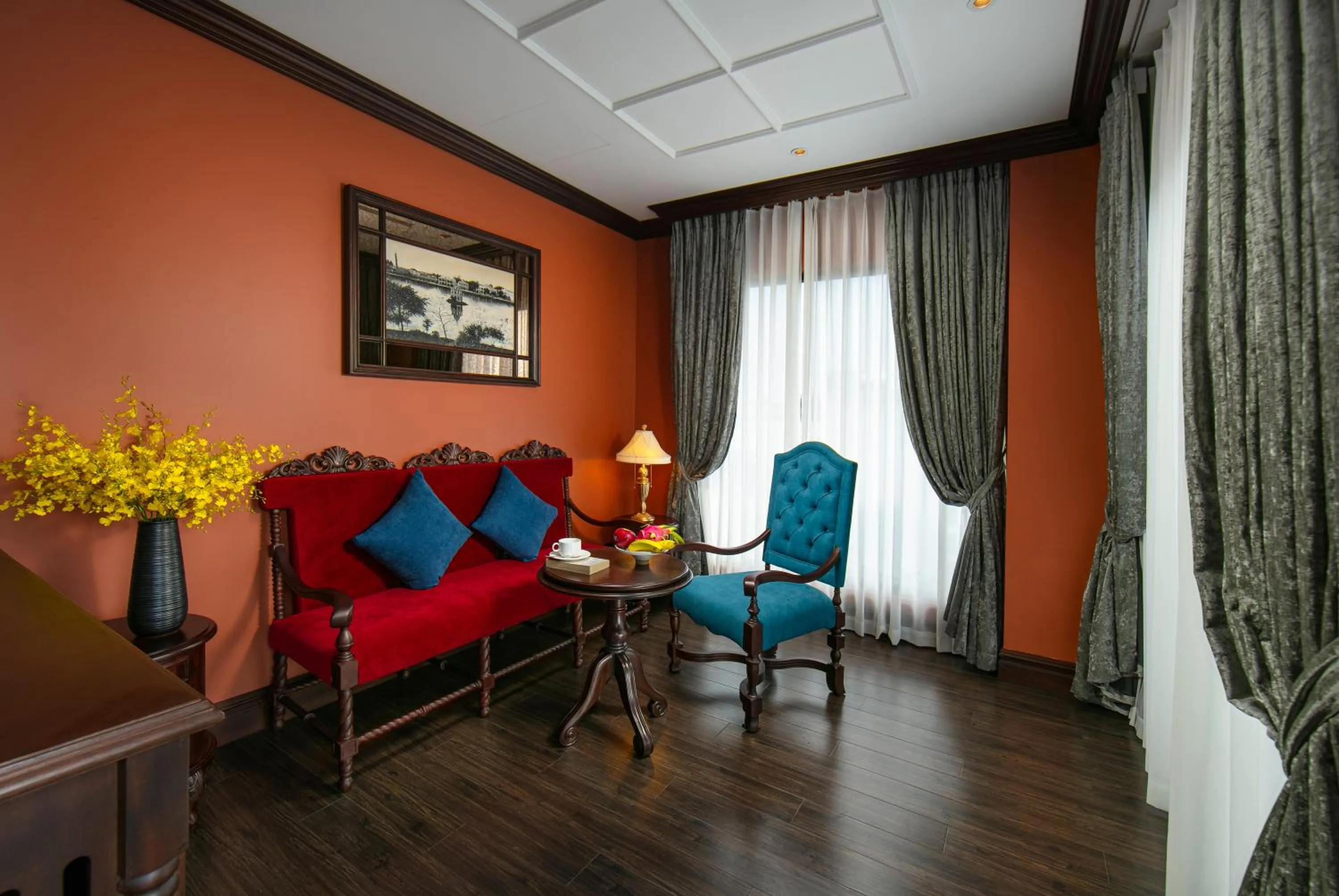 Living room in Le Chanvre Hanoi Hotel & Spa