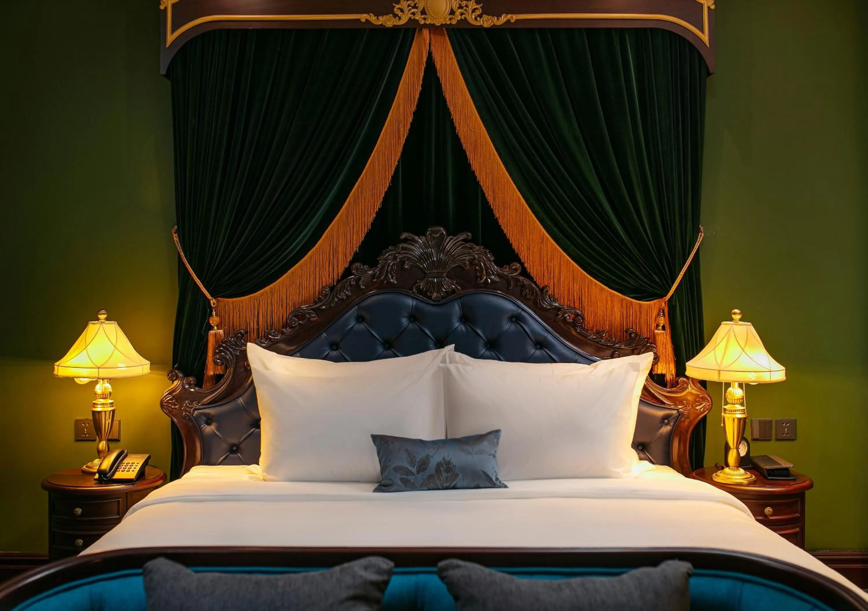 Bed in Le Chanvre Hanoi Hotel & Spa