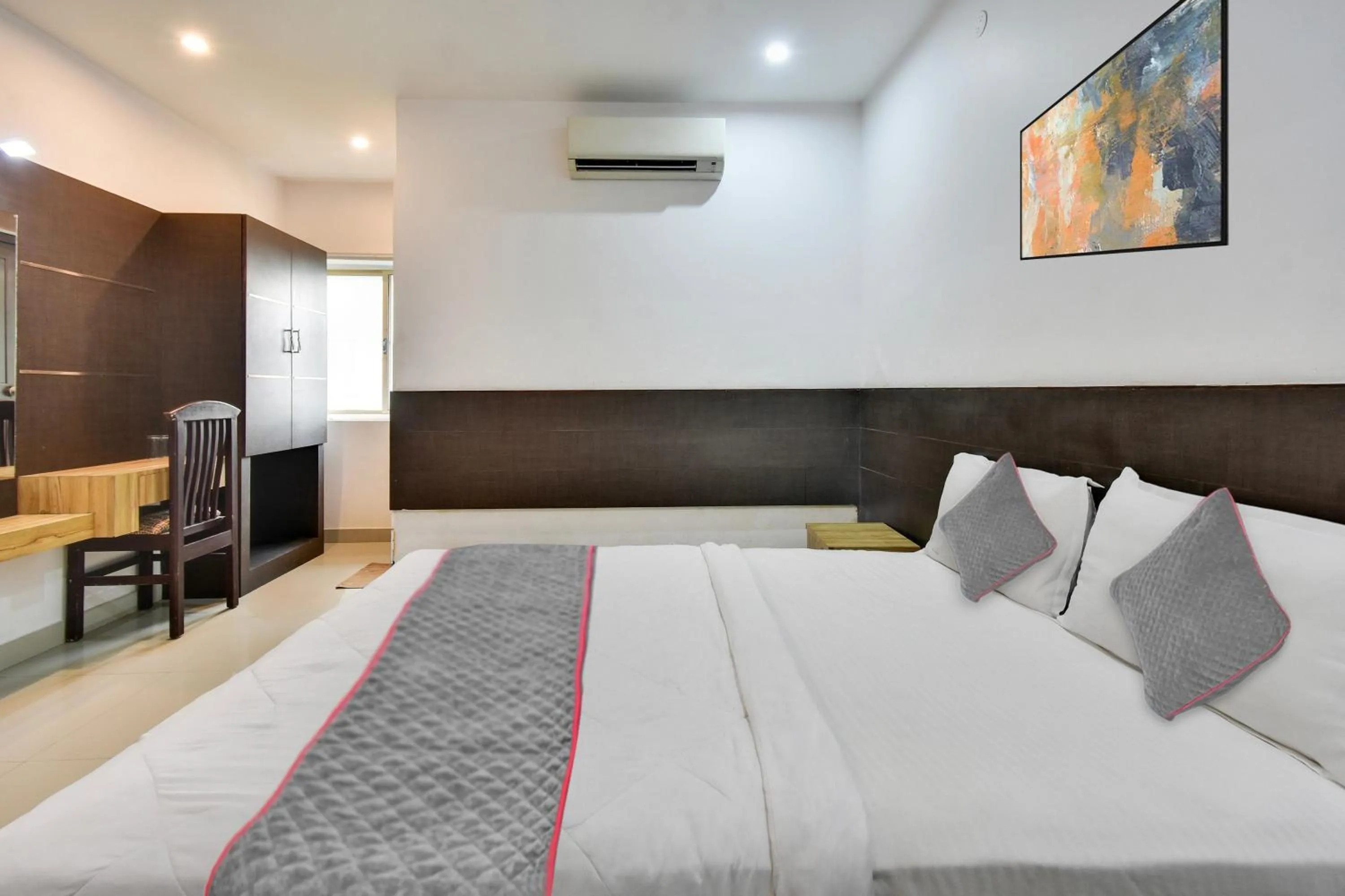 Bedroom, Bed in Collection O Elite Residency