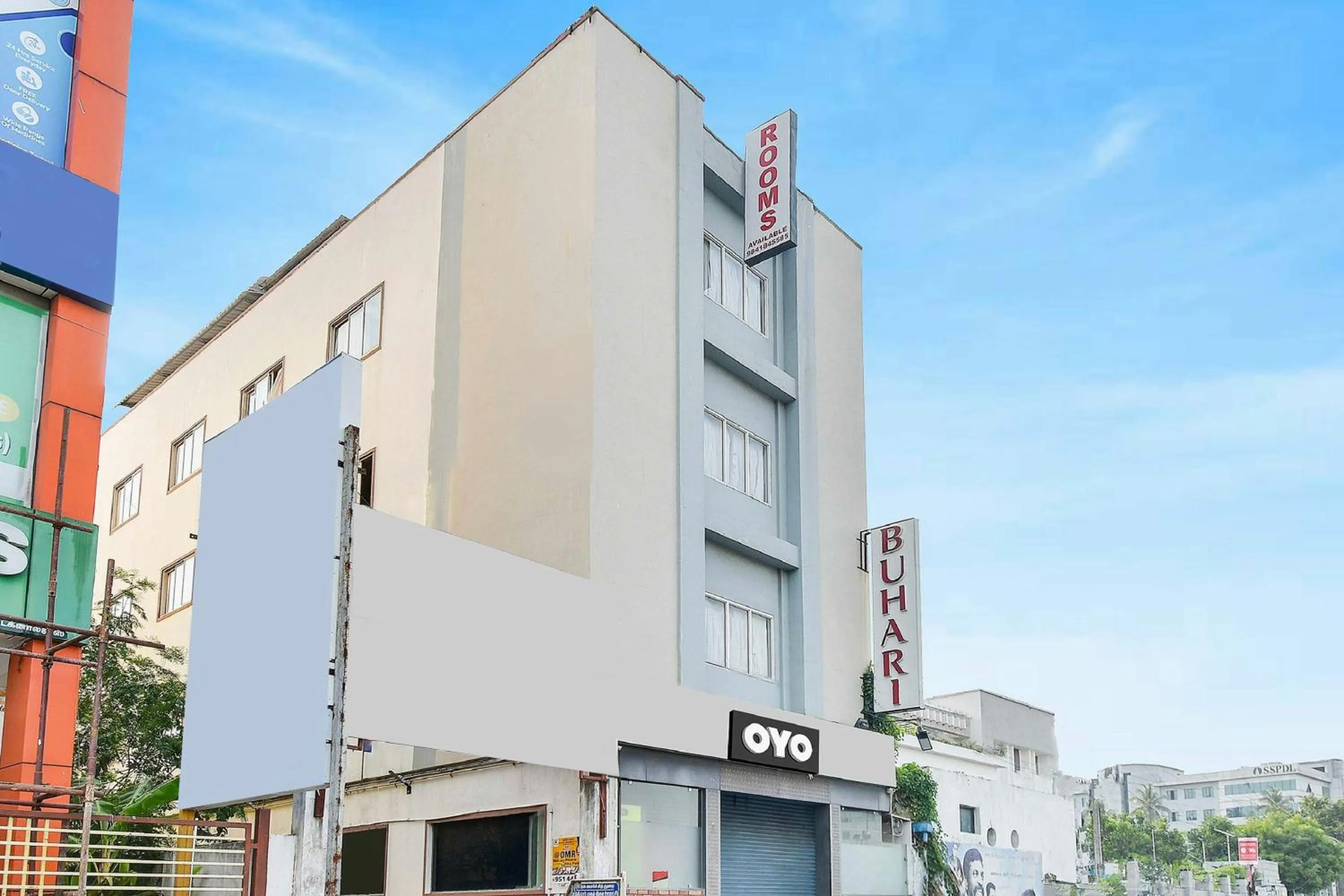 Facade/entrance in Collection O Elite Residency