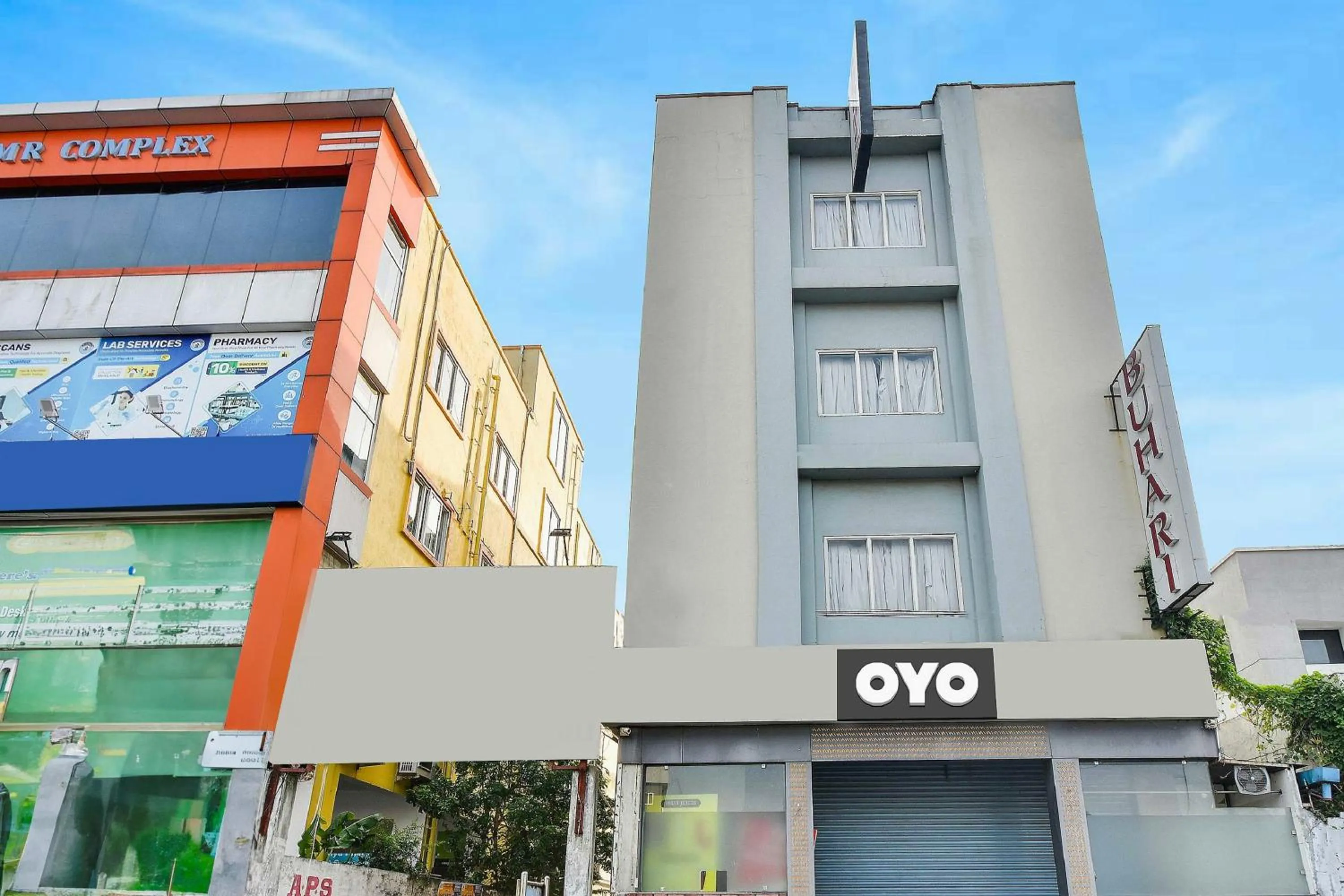 Facade/entrance in Collection O Elite Residency