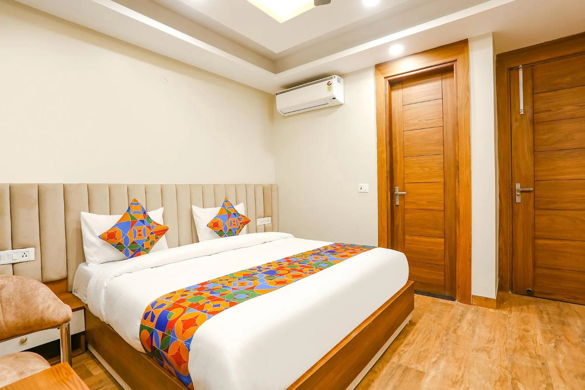 Living room, Bed in FabHotel Raahi Retreat Near Star Mall & 32nd Avenue, Gurugram