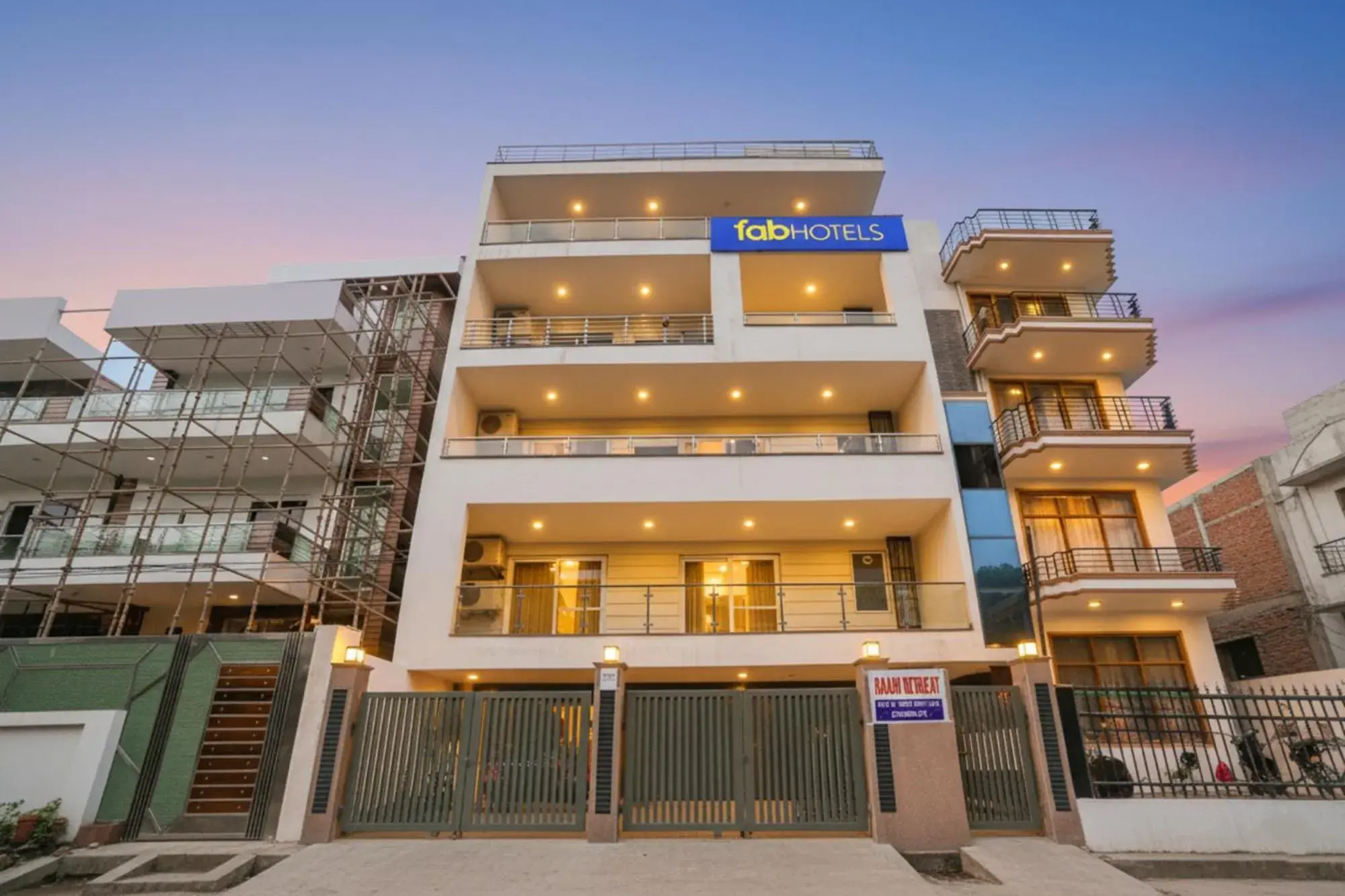 FabHotel Raahi Retreat Near Star Mall & 32nd Avenue, Gurugram FabHotel Raahi Retreat Near Star Mall & 32nd Avenue, Gurugram
