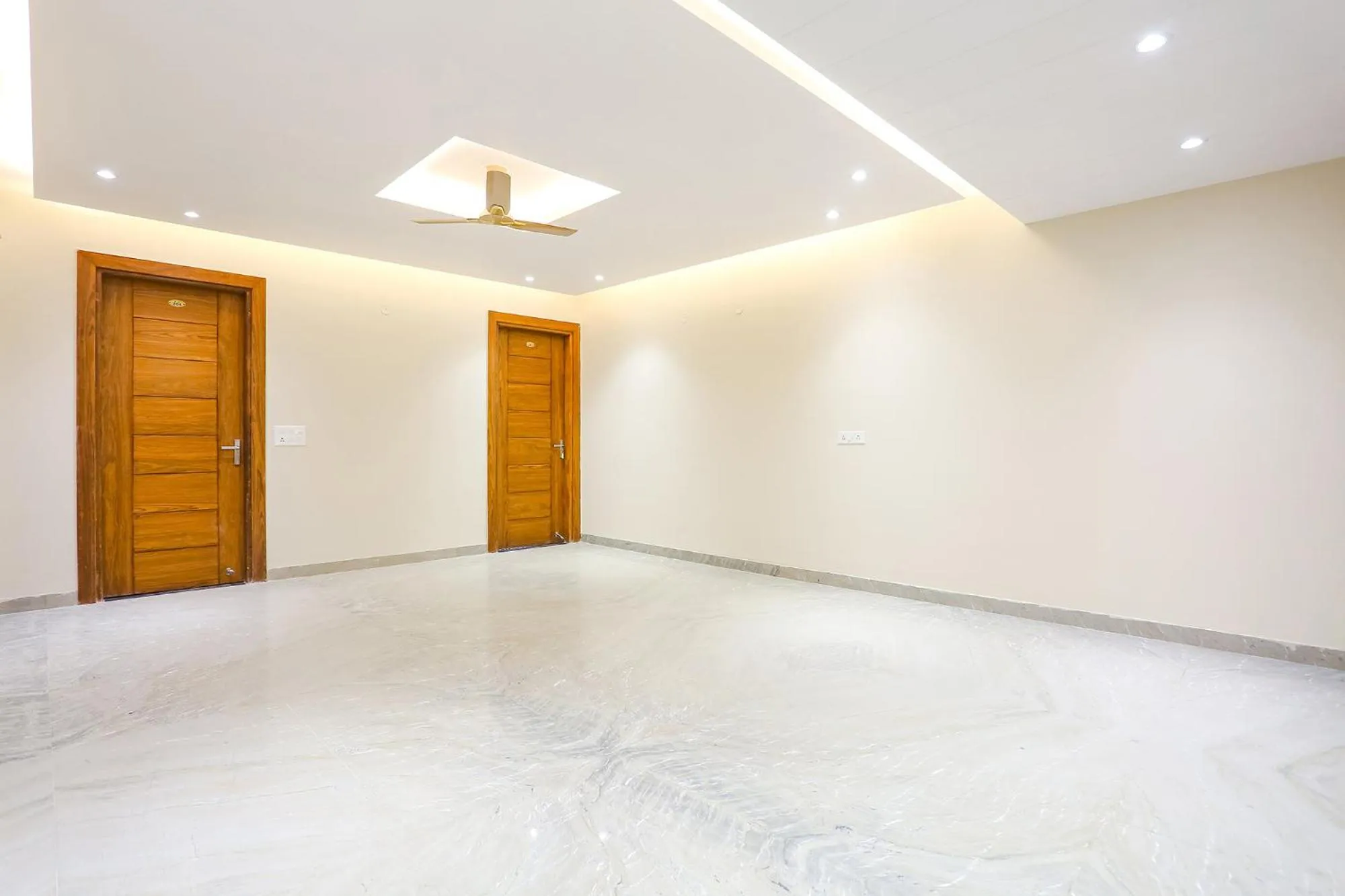 Lobby or reception in FabHotel Raahi Retreat Near Star Mall & 32nd Avenue, Gurugram