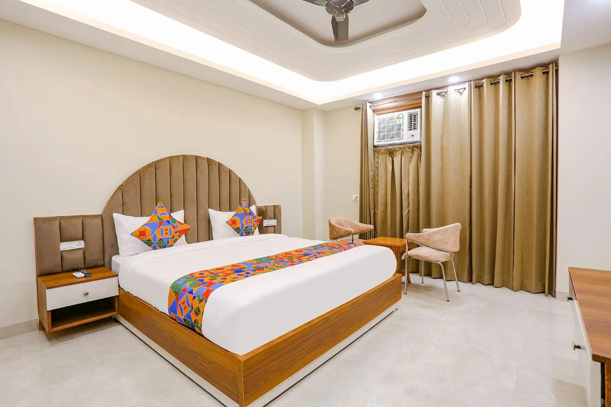 TV and multimedia, Bed in FabHotel Raahi Retreat Near Star Mall & 32nd Avenue, Gurugram