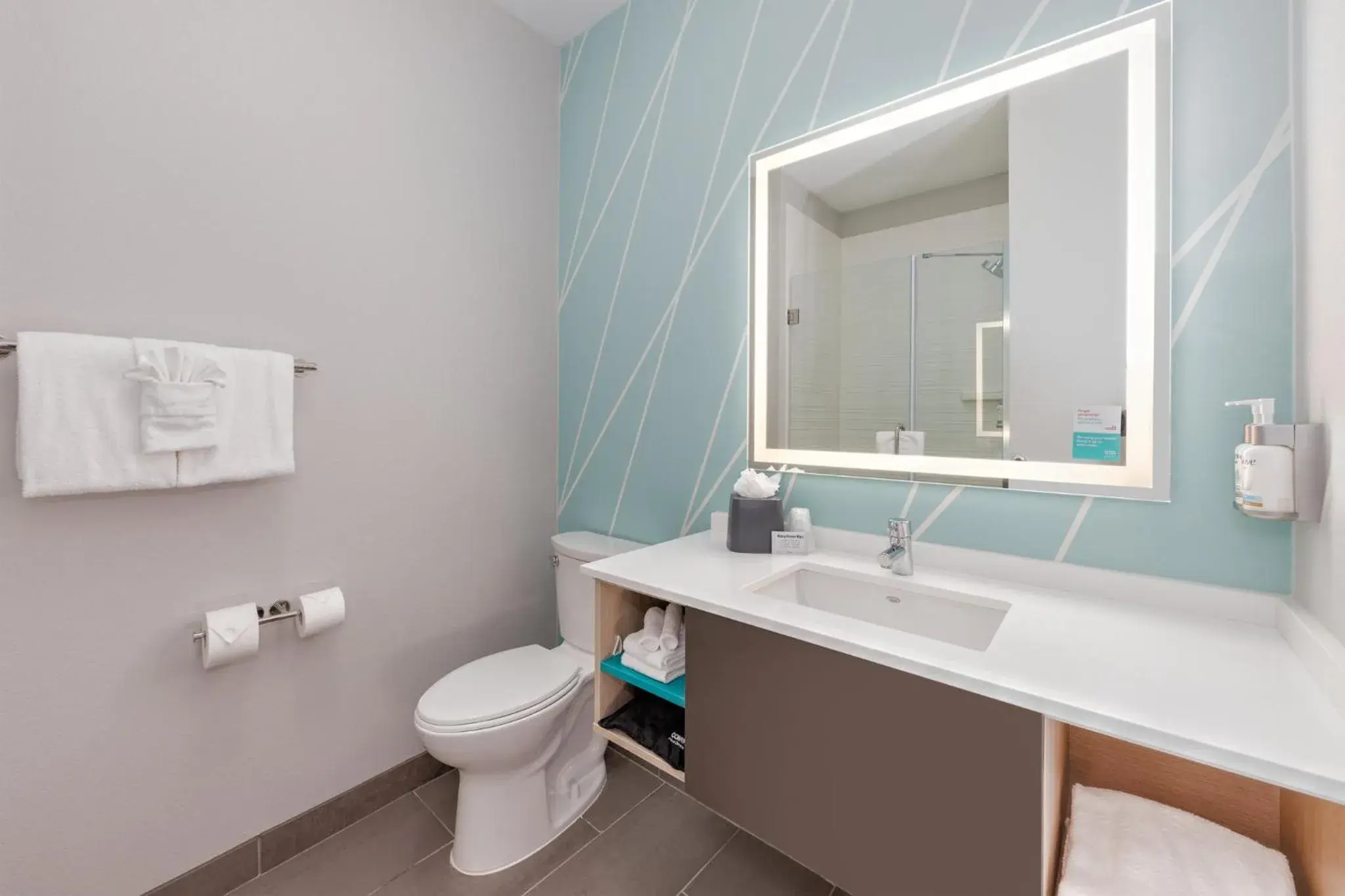 Queen Room with Two Queen Beds - Hearing Accessible/Non-Smoking in avid hotel Austin NW - Lakeline by IHG Queen Room with Two Queen Beds - Hearing Accessible/Non-Smoking in avid hotel Austin NW - Lakeline by IHG