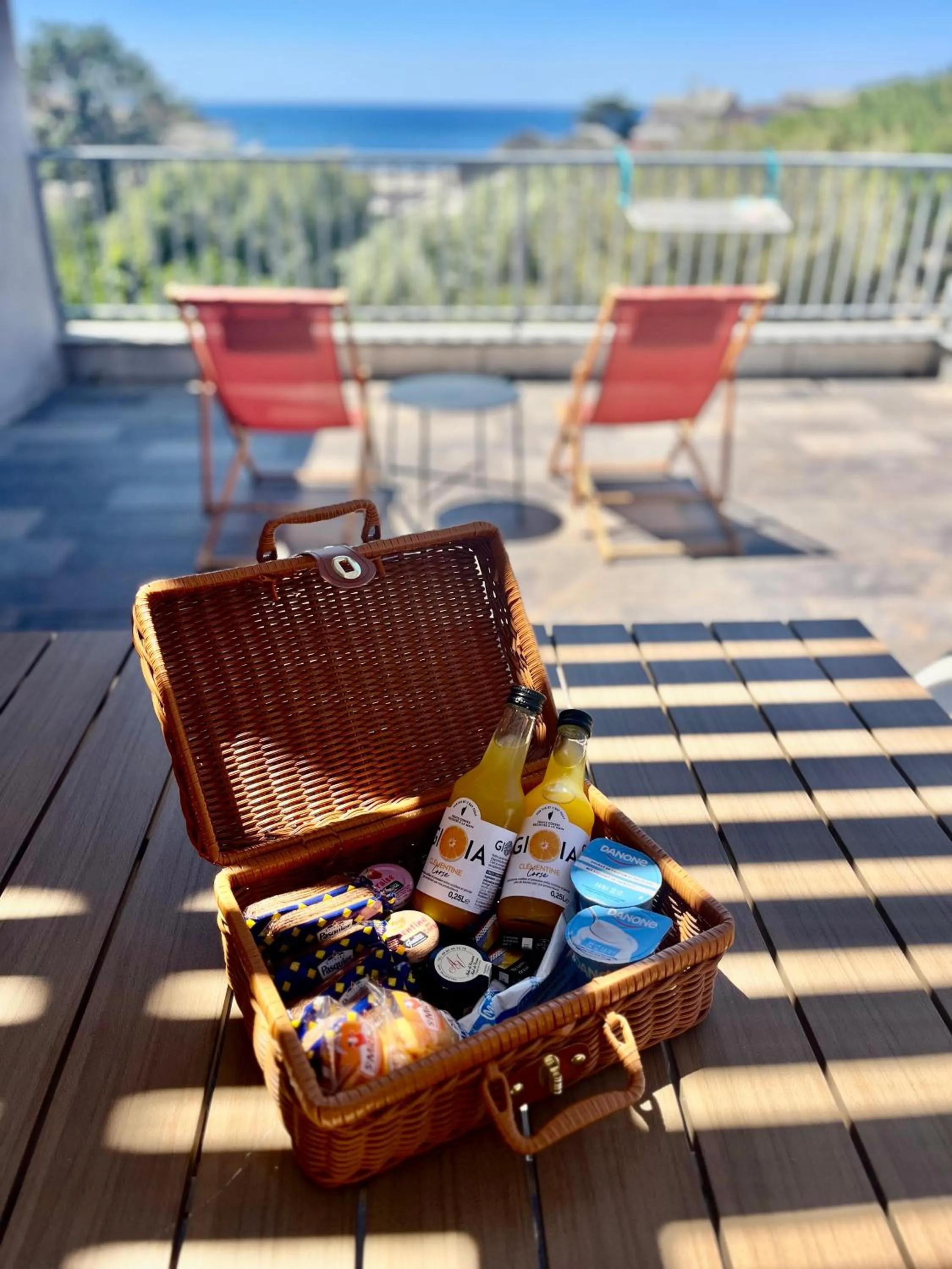 Breakfast in Hôtel Résidence CAPENSE