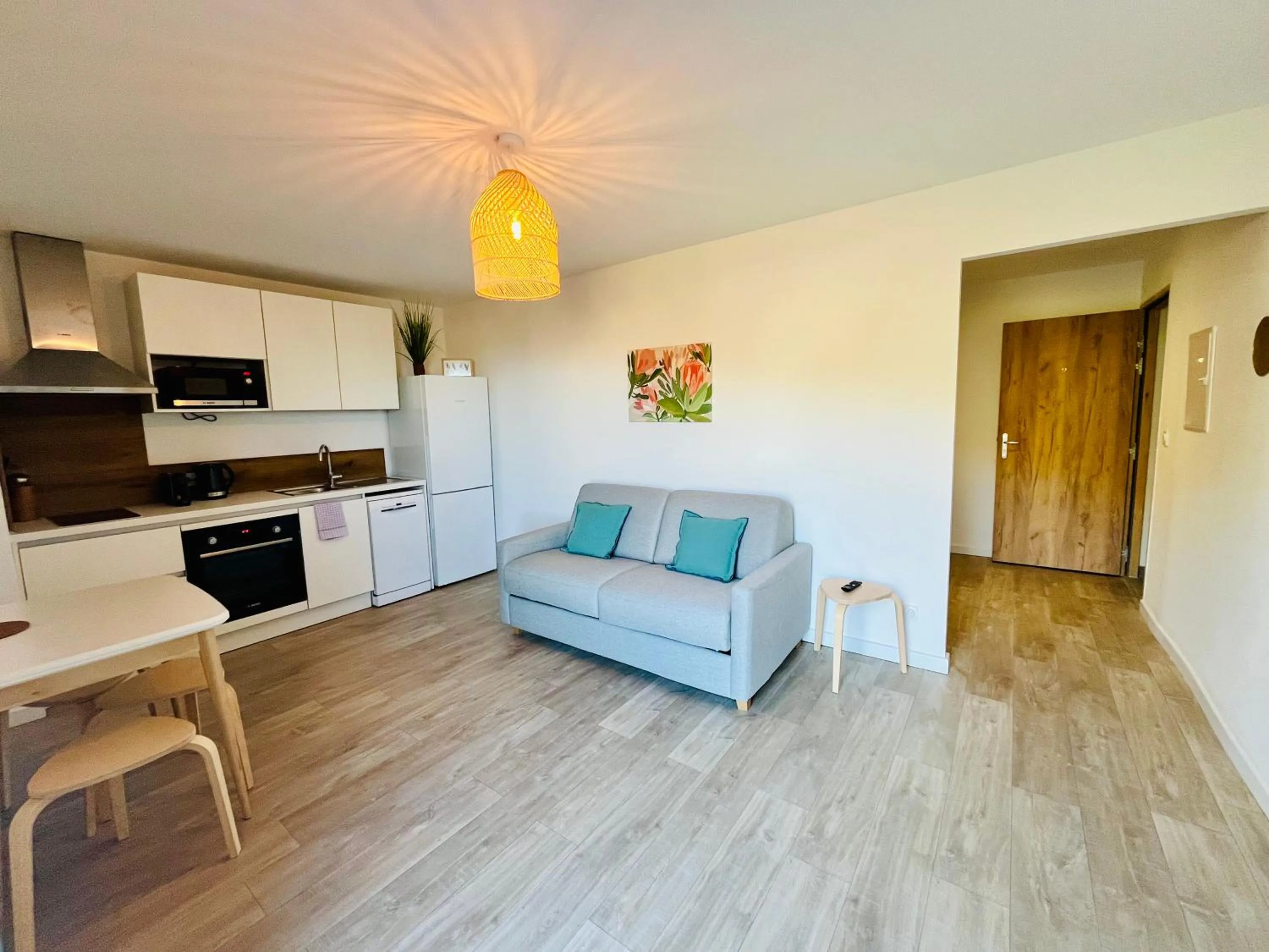 Kitchen or kitchenette in Hôtel Résidence CAPENSE