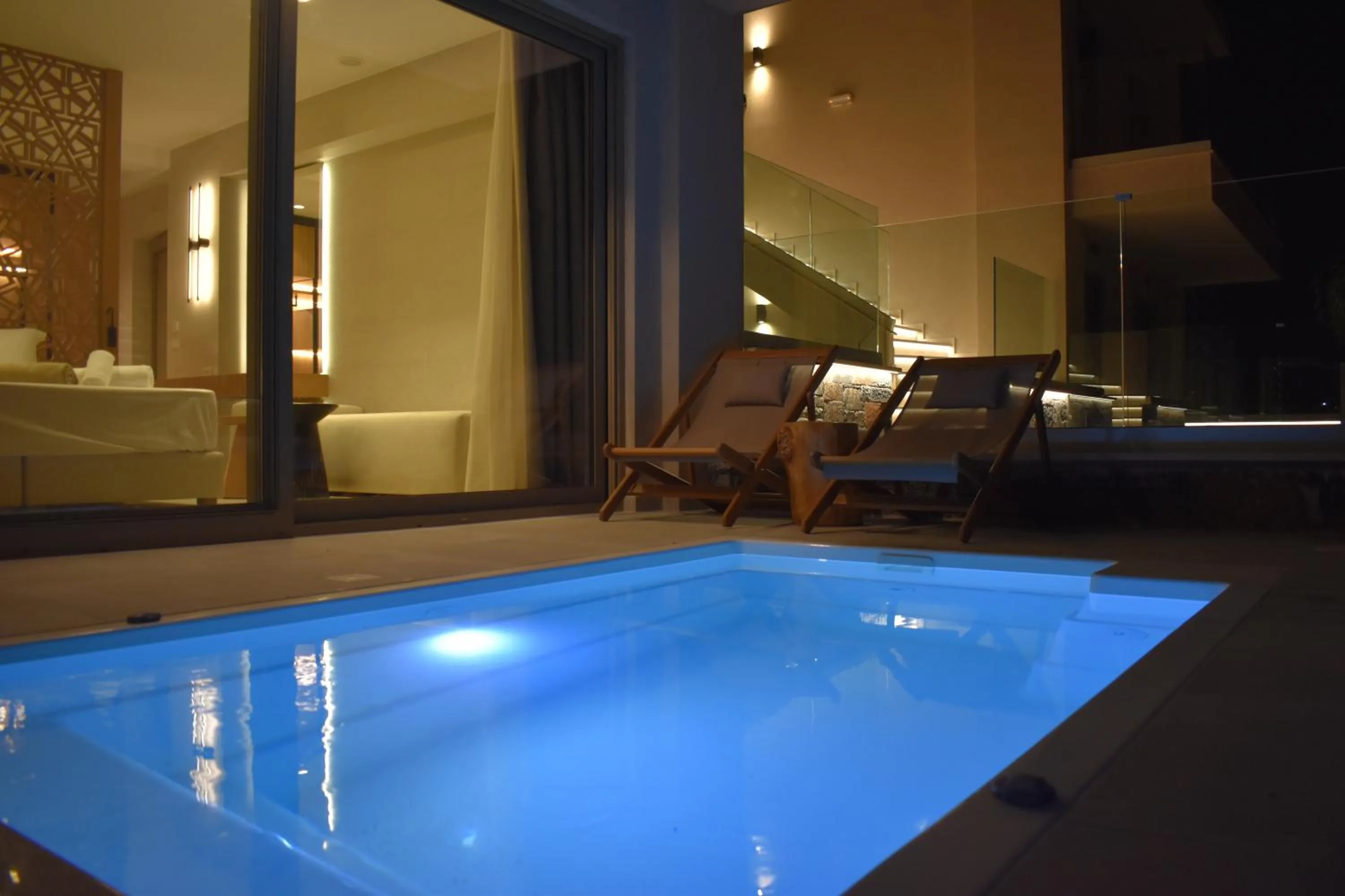 Swimming pool in Niriides Palace