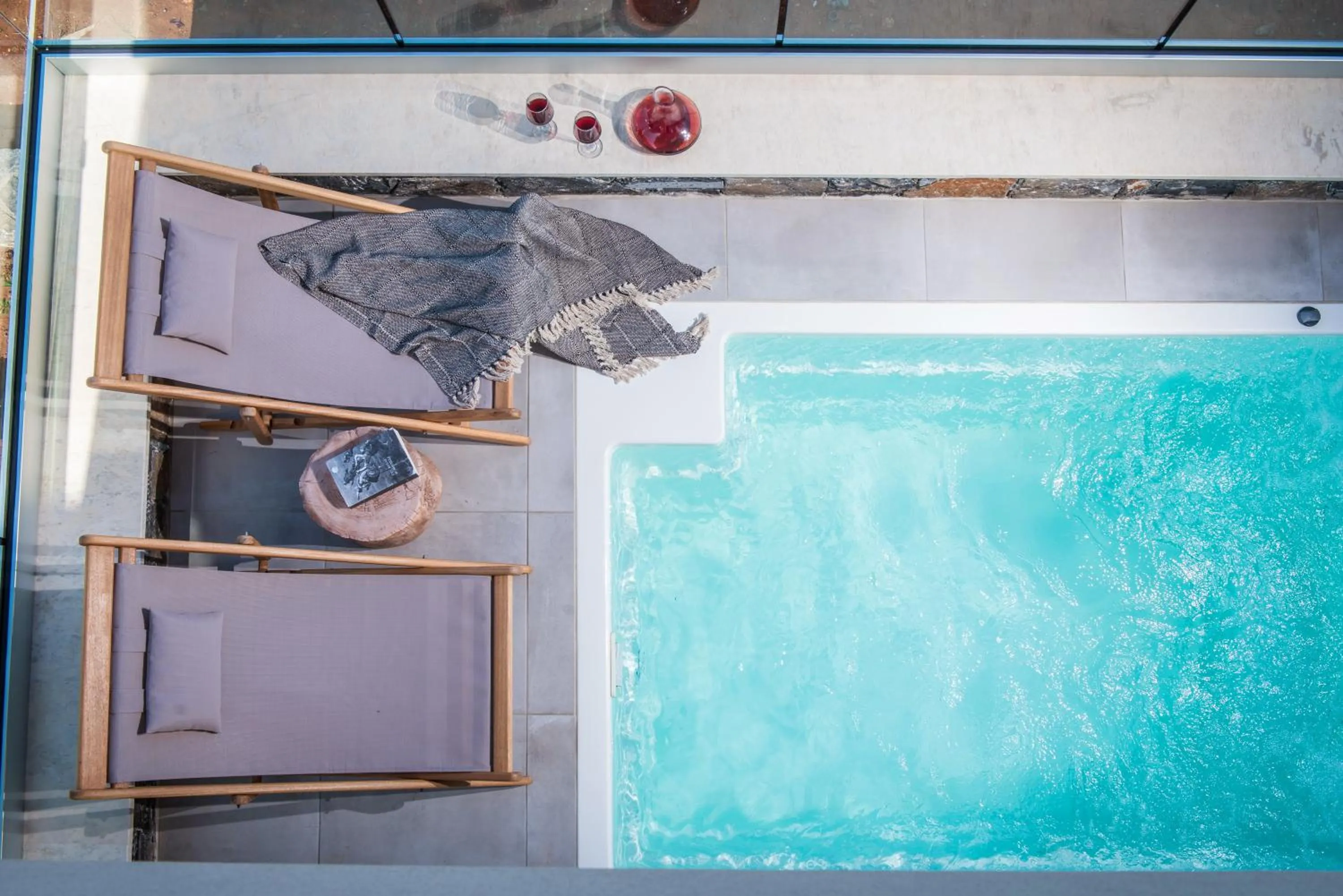 Swimming pool in Niriides Palace