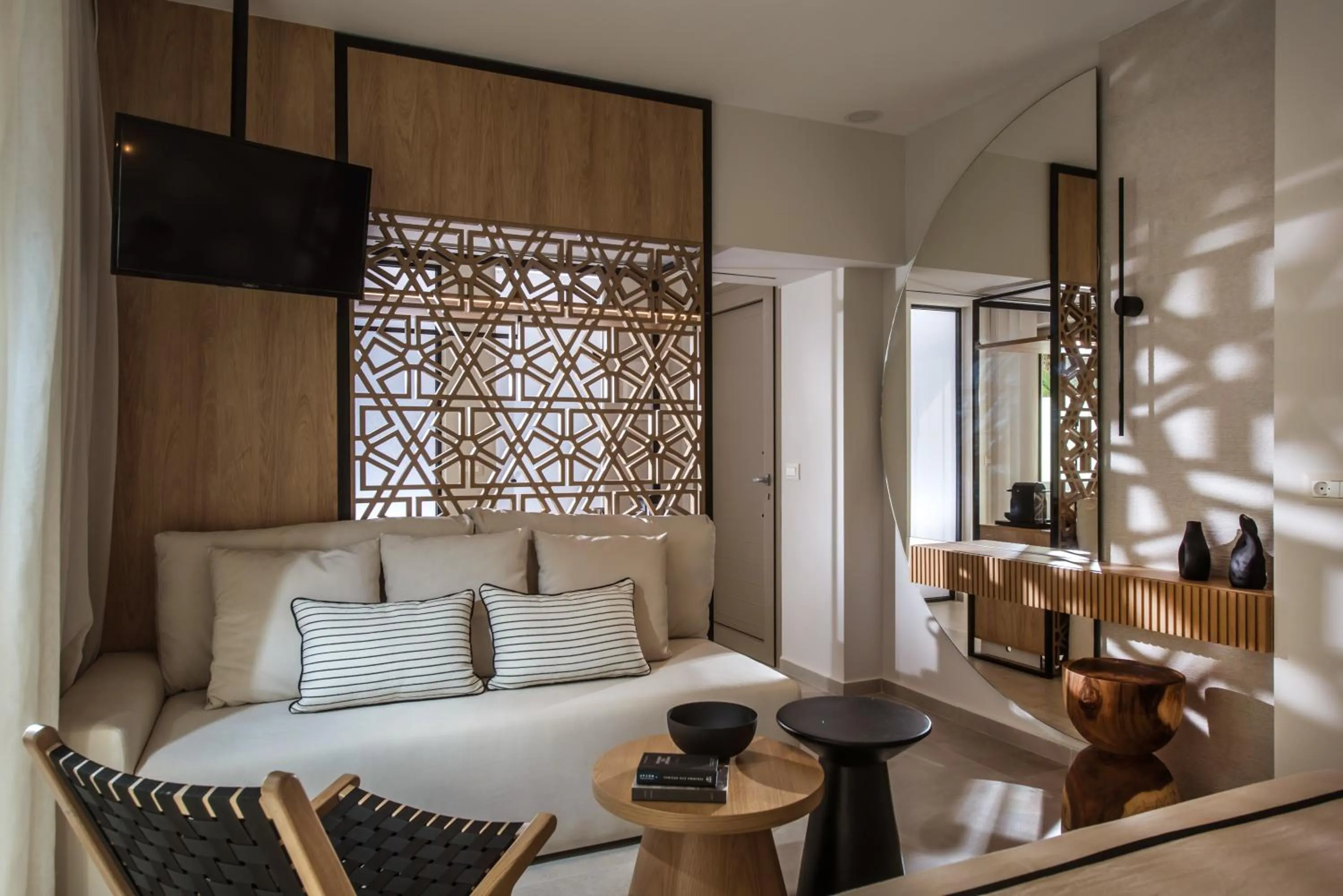 Photo of the whole room, Bed in Niriides Palace