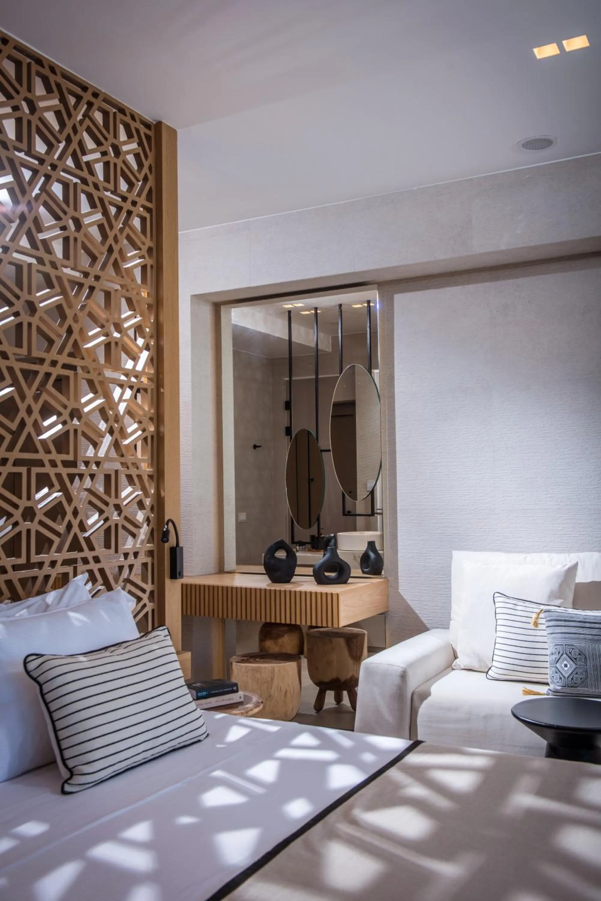 Photo of the whole room, Bed in Niriides Palace