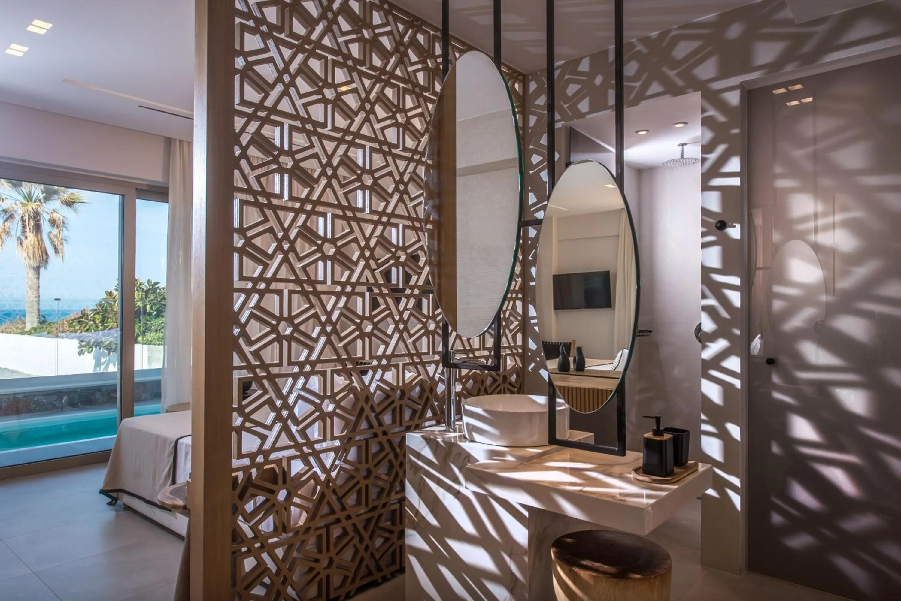 Photo of the whole room in Niriides Palace