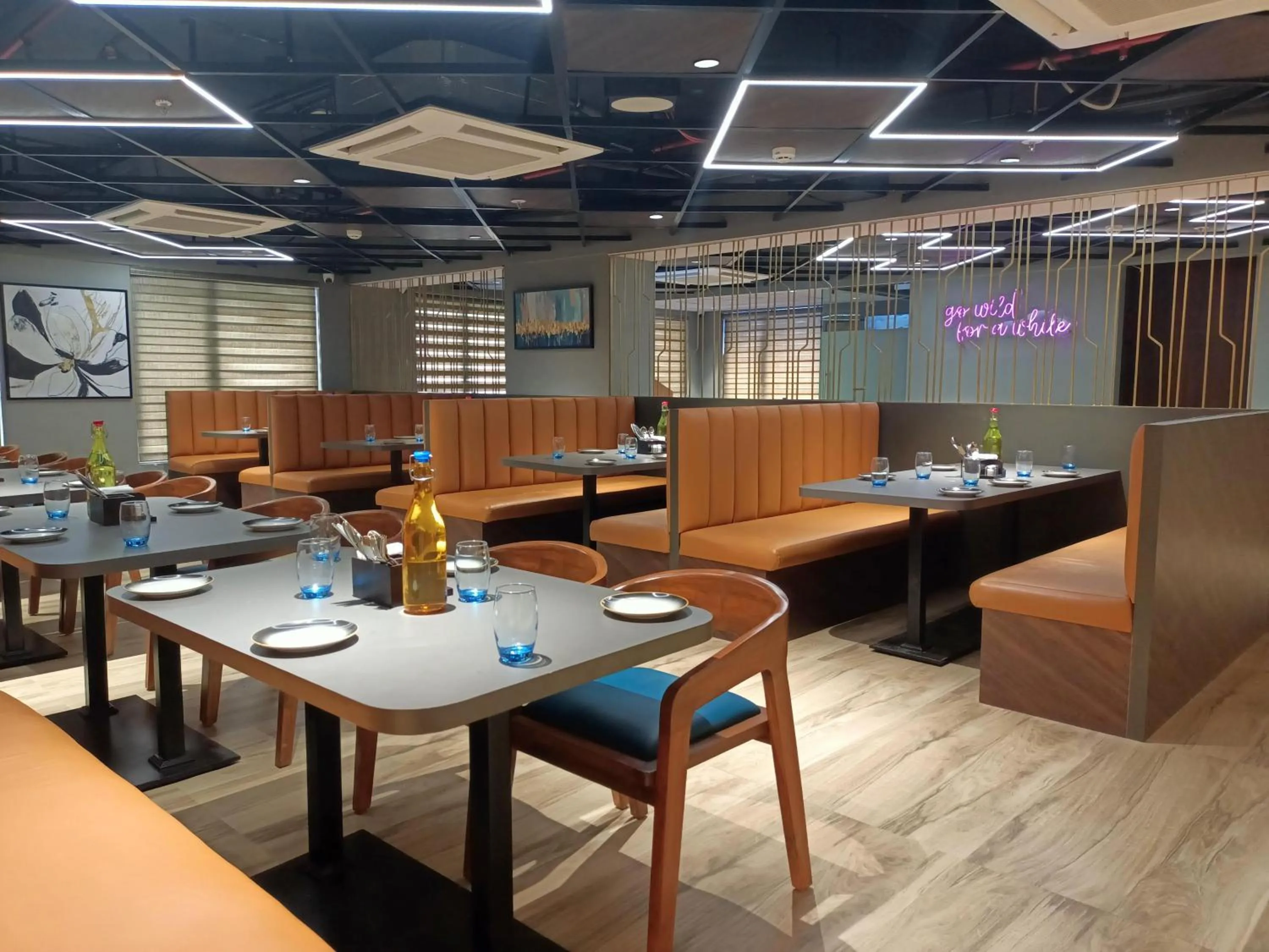 Restaurant/places to eat in Aralia International Airport, Mumbai