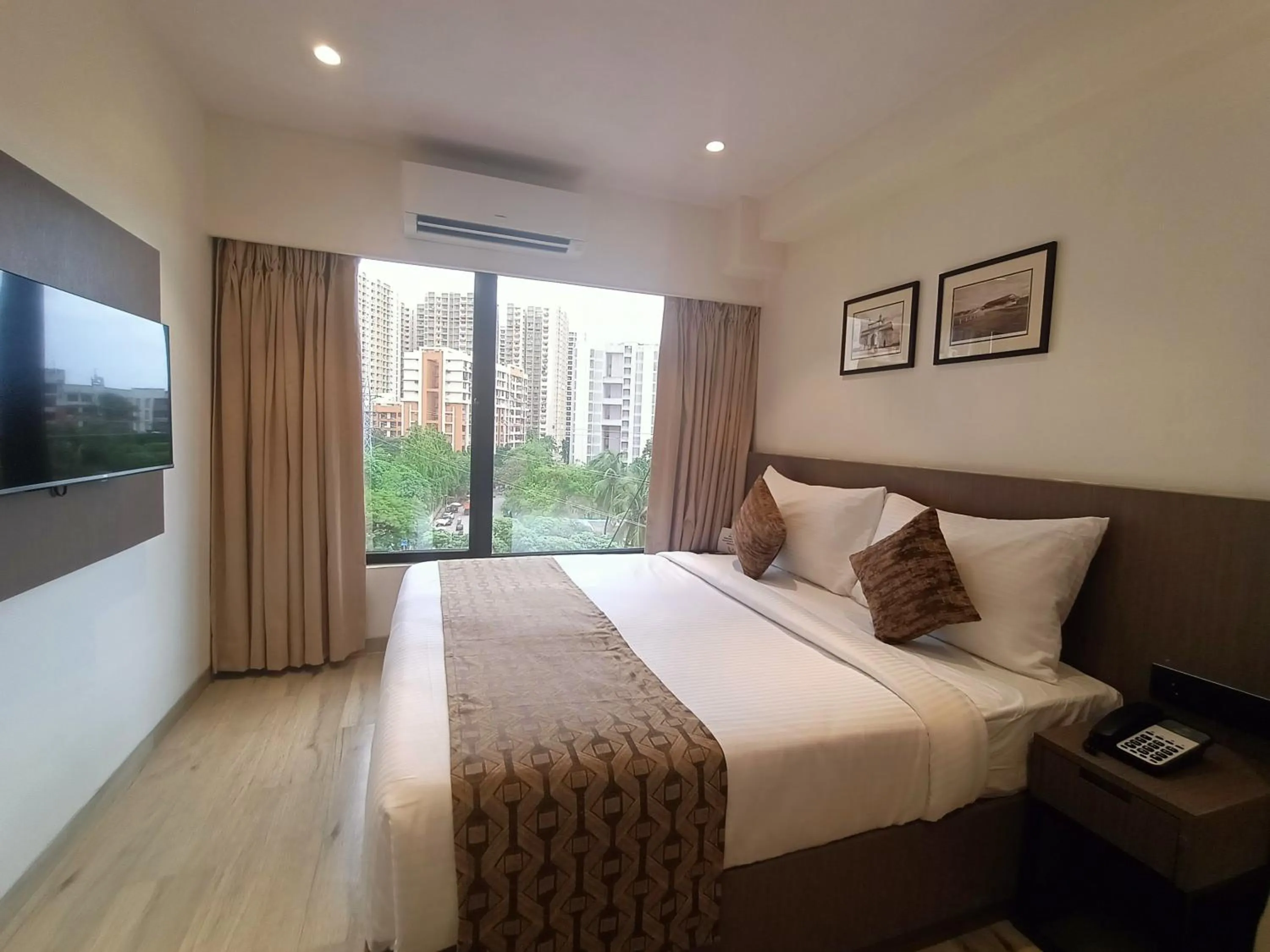 Bed in Aralia International Airport, Mumbai