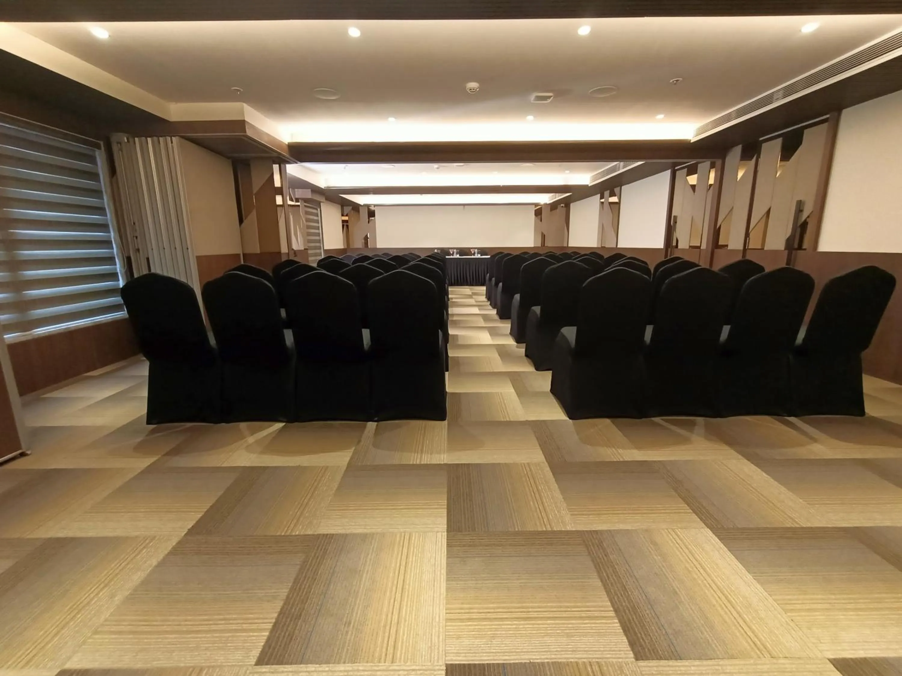 Banquet/Function facilities in Aralia International Airport, Mumbai