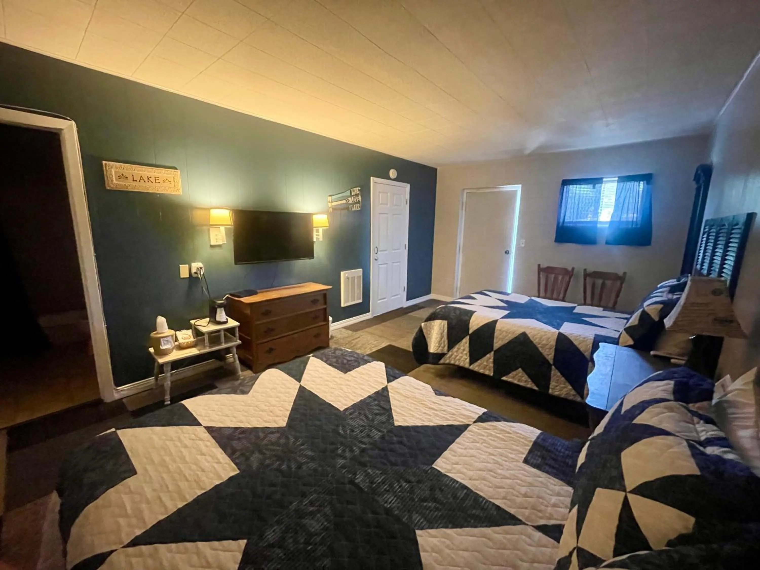 Bed in Sportsman's Lodge