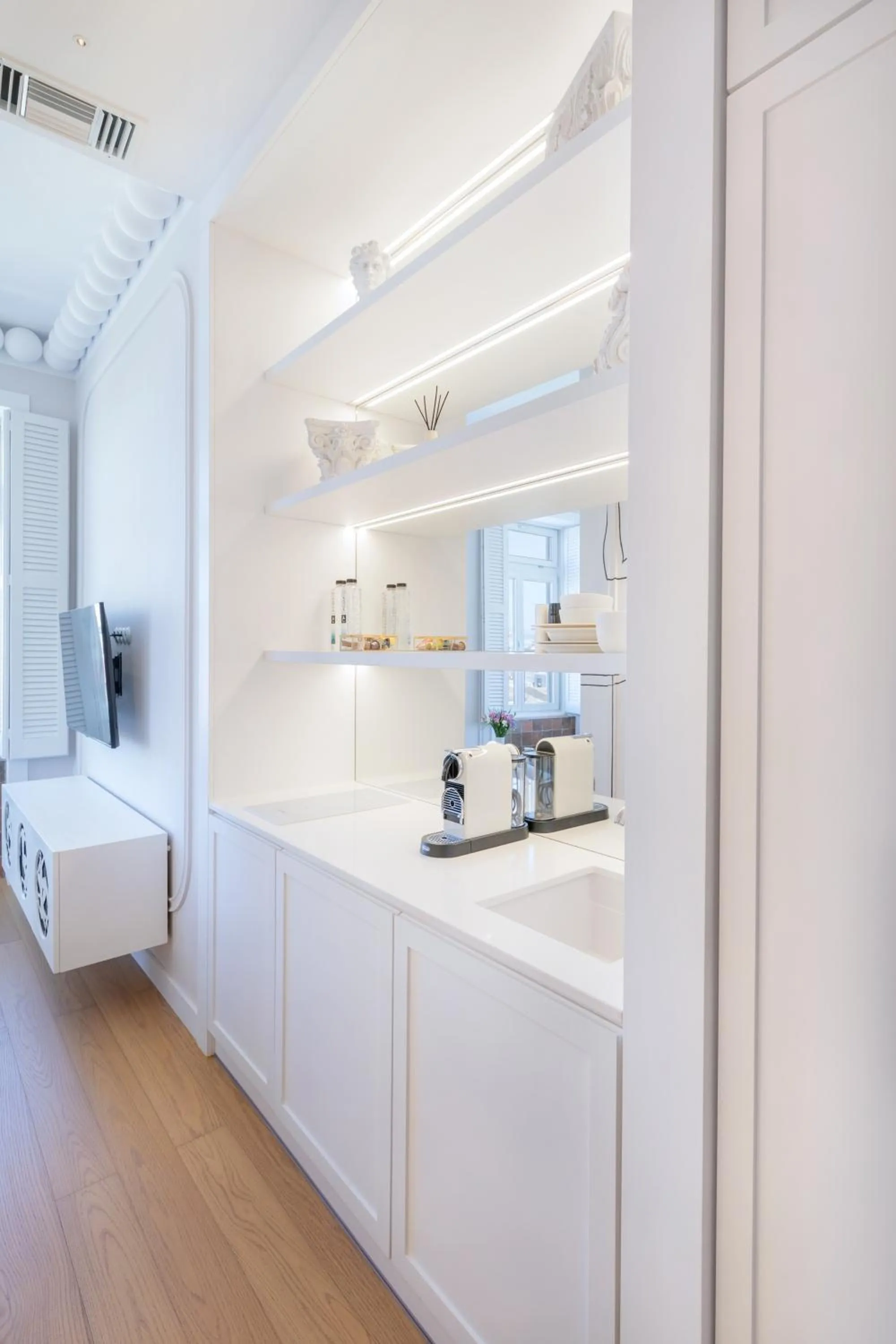 Kitchen or kitchenette, Bed in Agora Suites