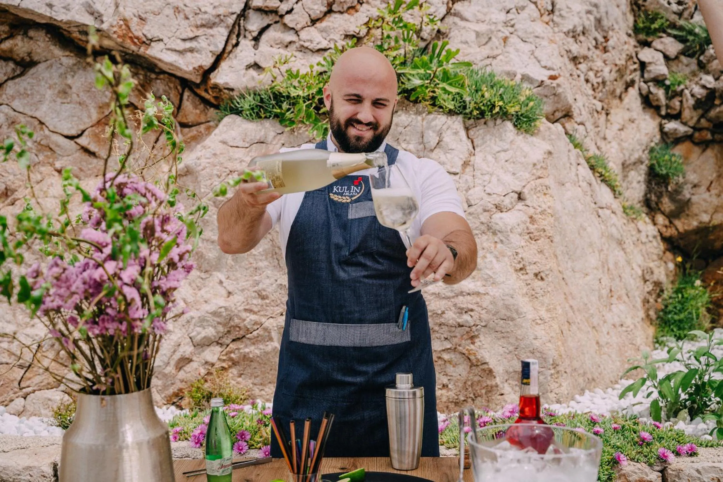 Restaurant/places to eat in Kul IN Ablana