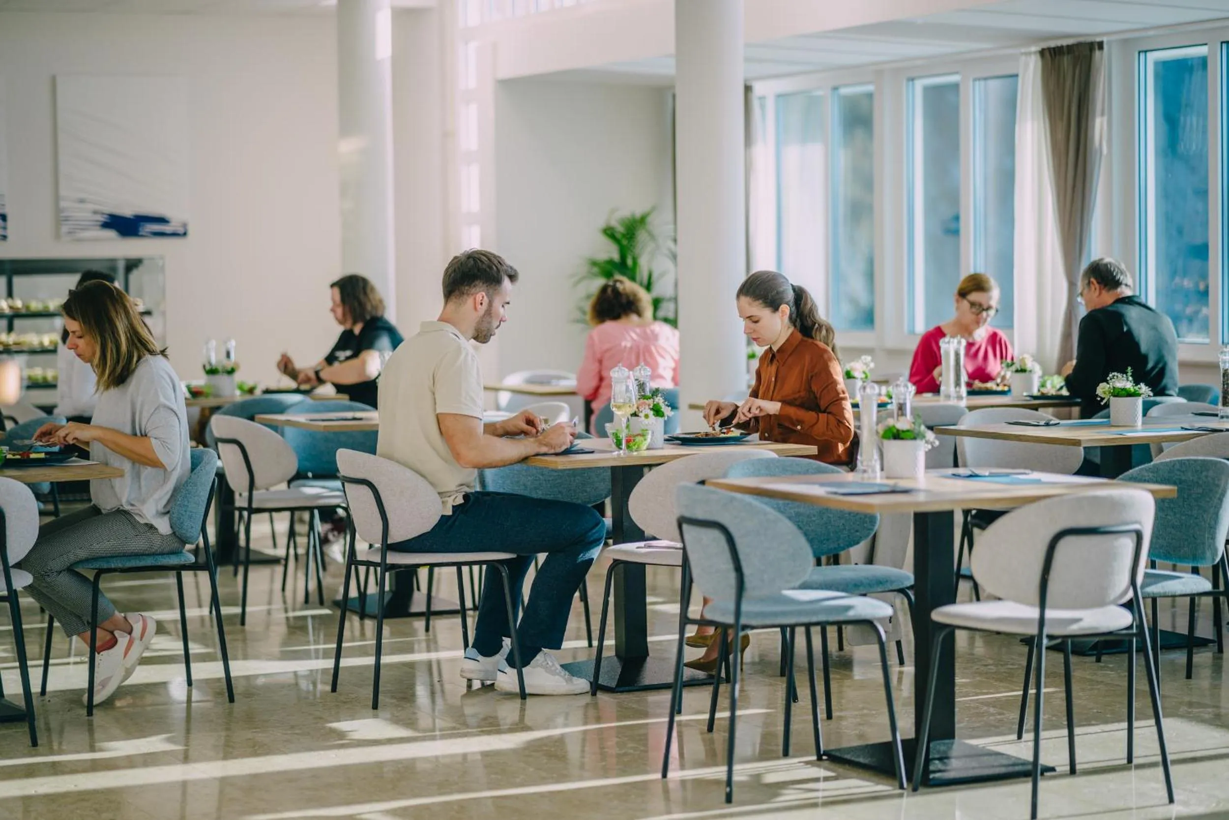 Restaurant/places to eat in Kul IN Ablana