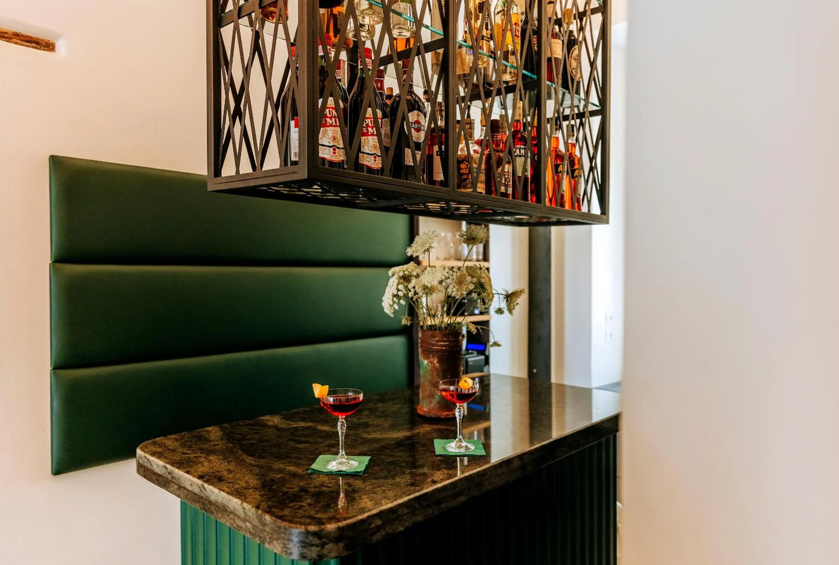 Restaurant/places to eat in Faro Punta Imperatore