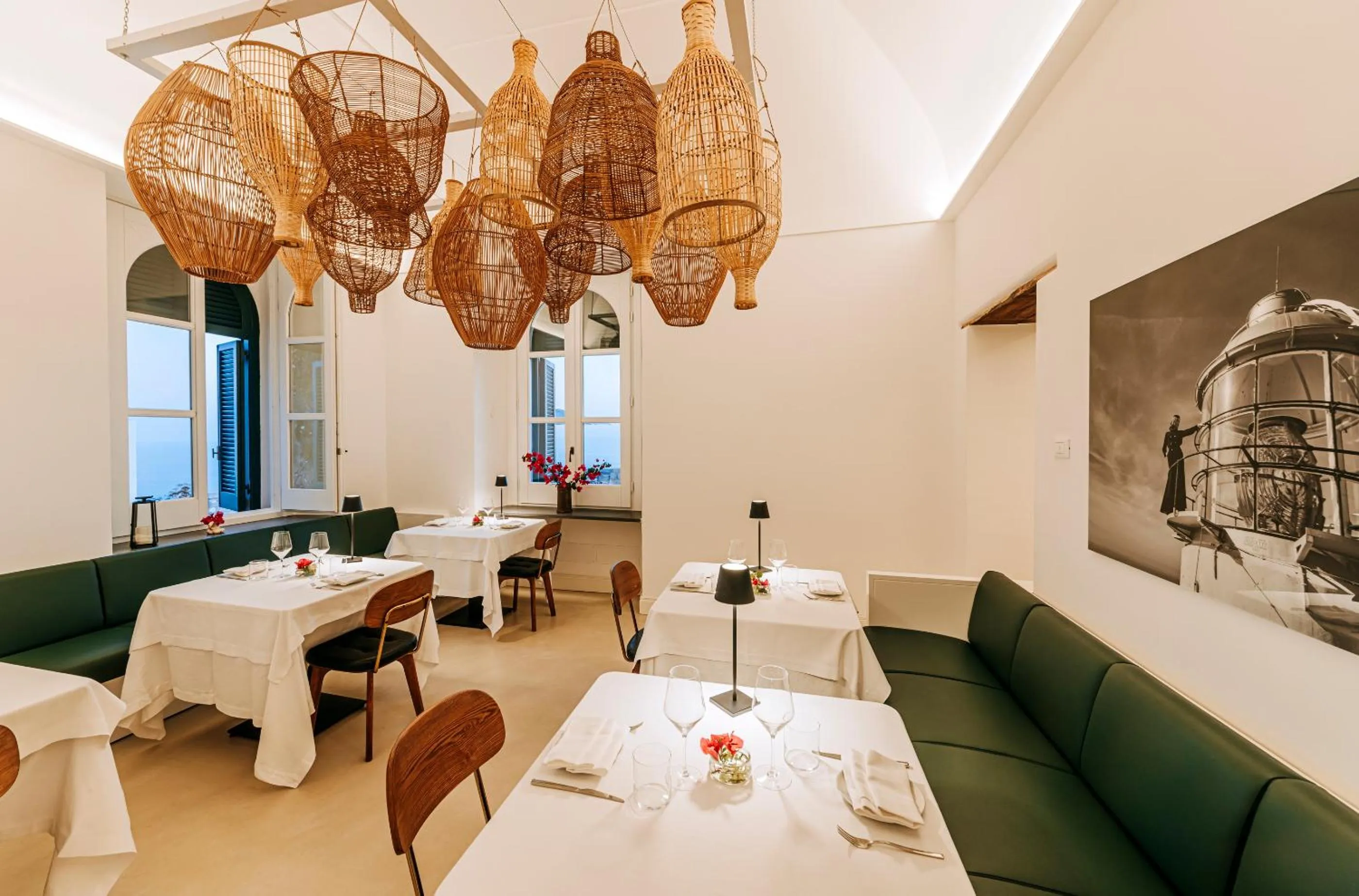 Restaurant/places to eat in Faro Punta Imperatore
