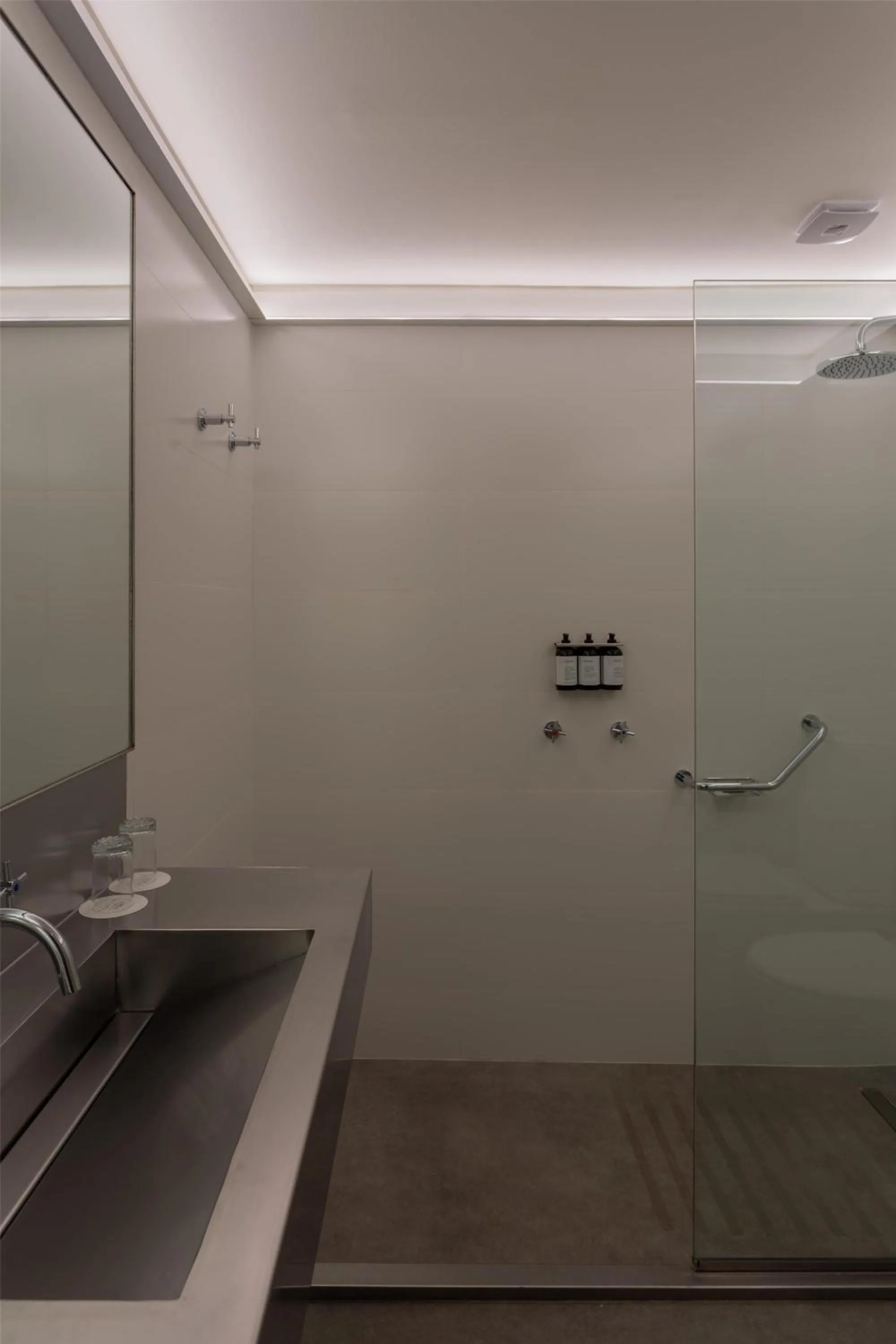 Bathroom in Hualta Hotel Mendoza, Curio Collection by Hilton