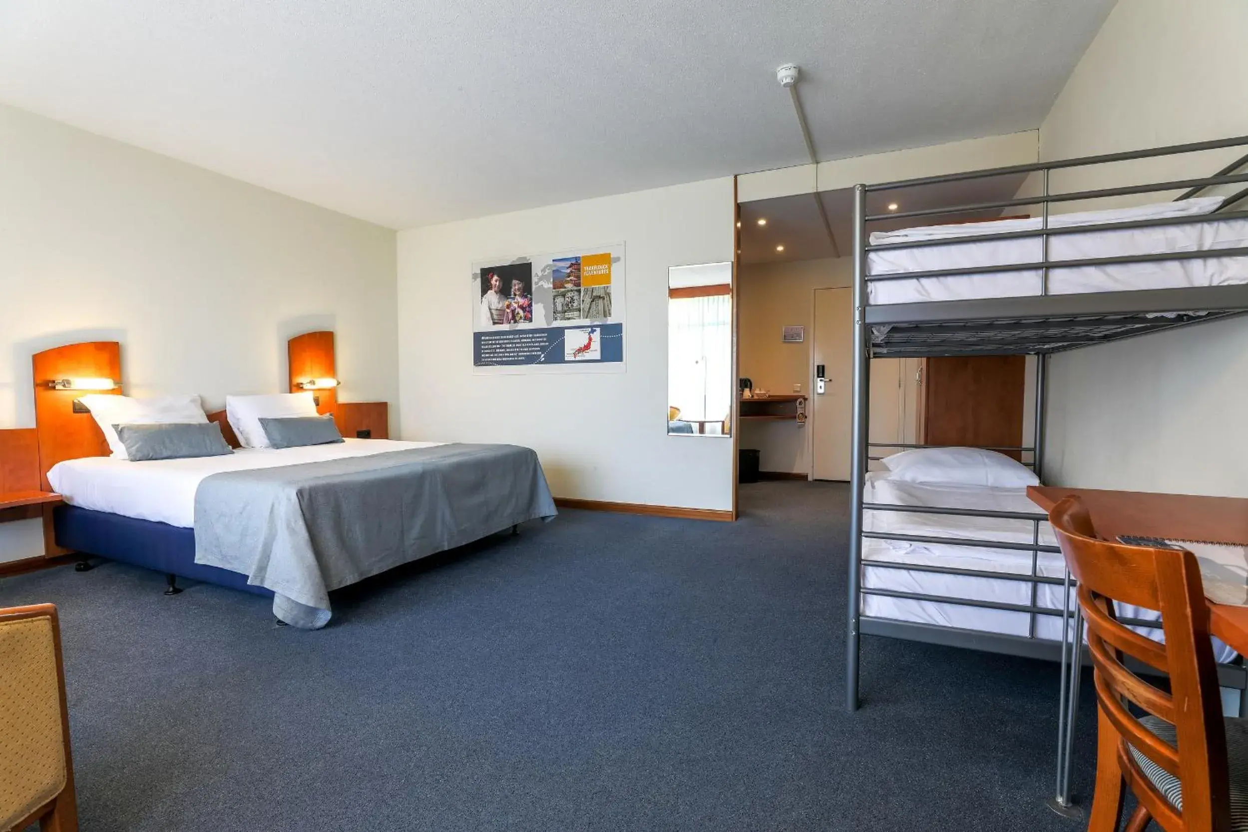 Family Room in Fletcher Hotel-Restaurant De Reiskoffer Family Room in Fletcher Hotel-Restaurant De Reiskoffer