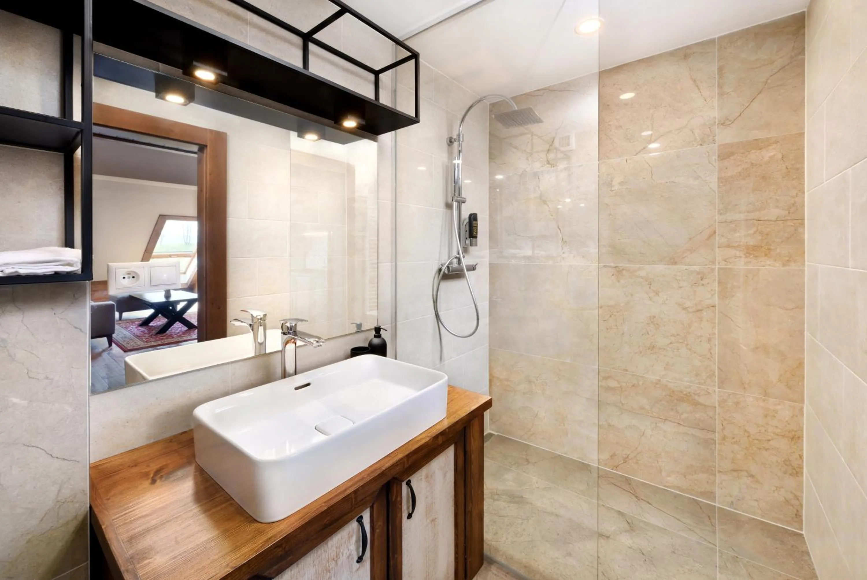 Shower in Castle Distillery