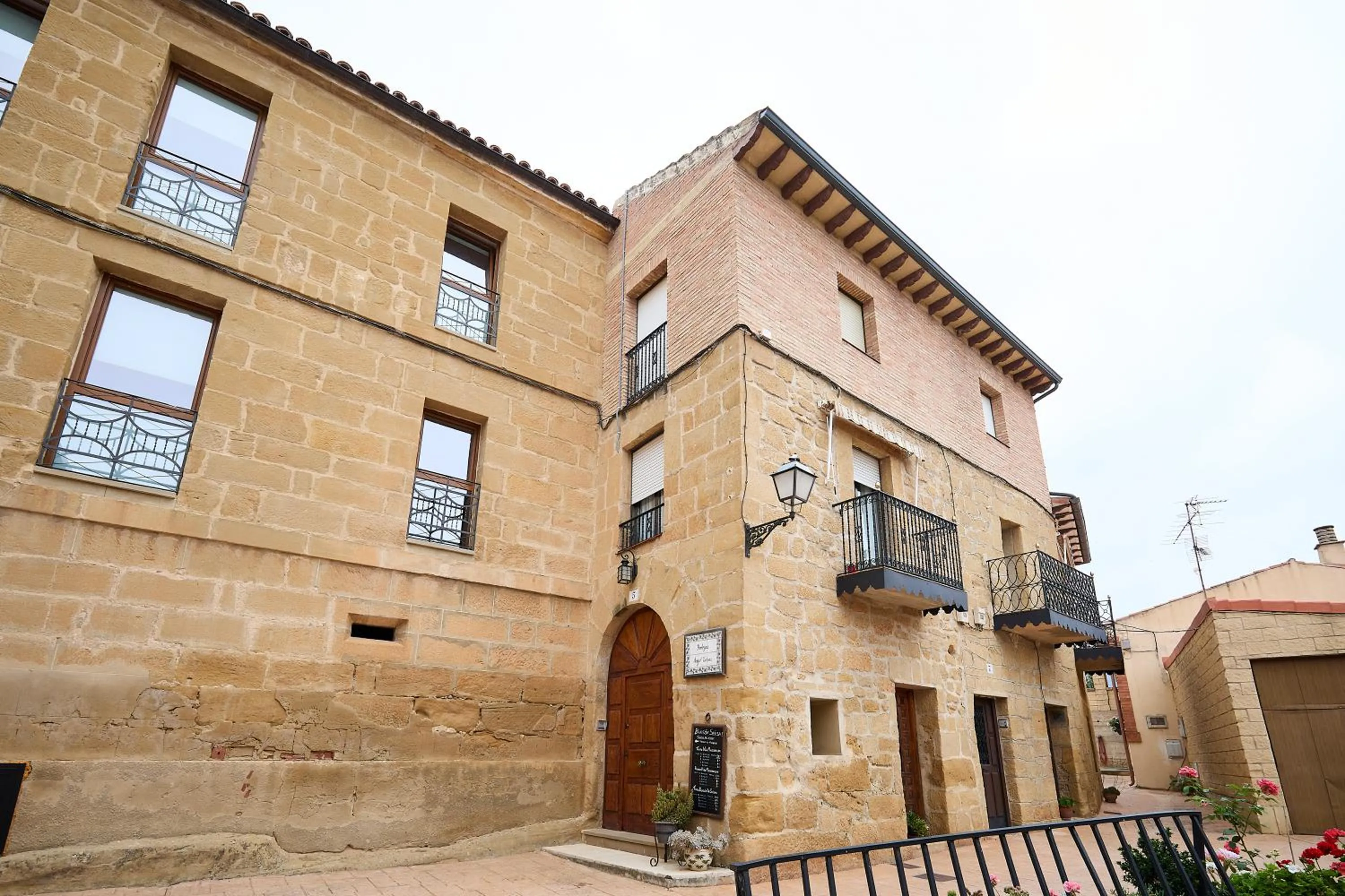 Property building in Lagares de Riooja-Briñas
