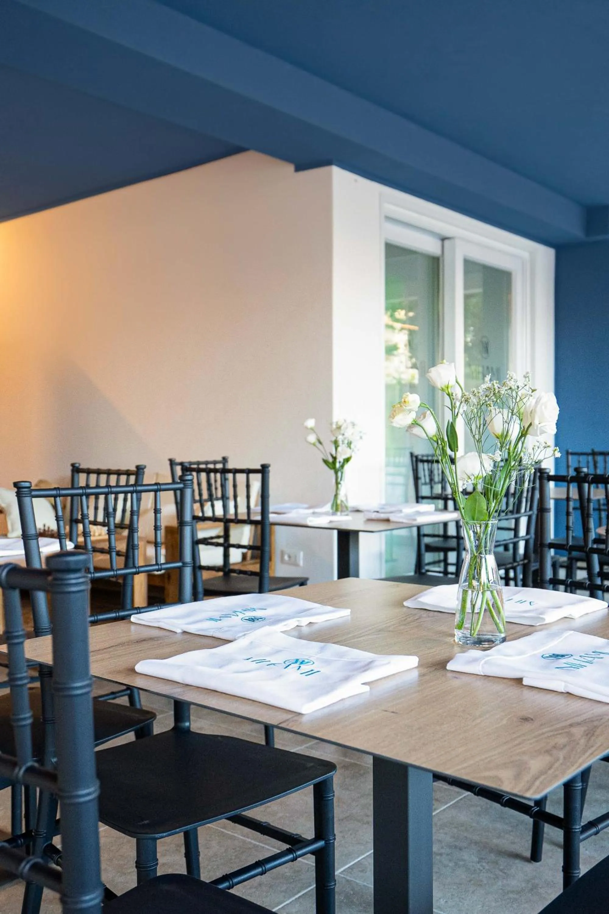 Seating area in Hotel Mhami