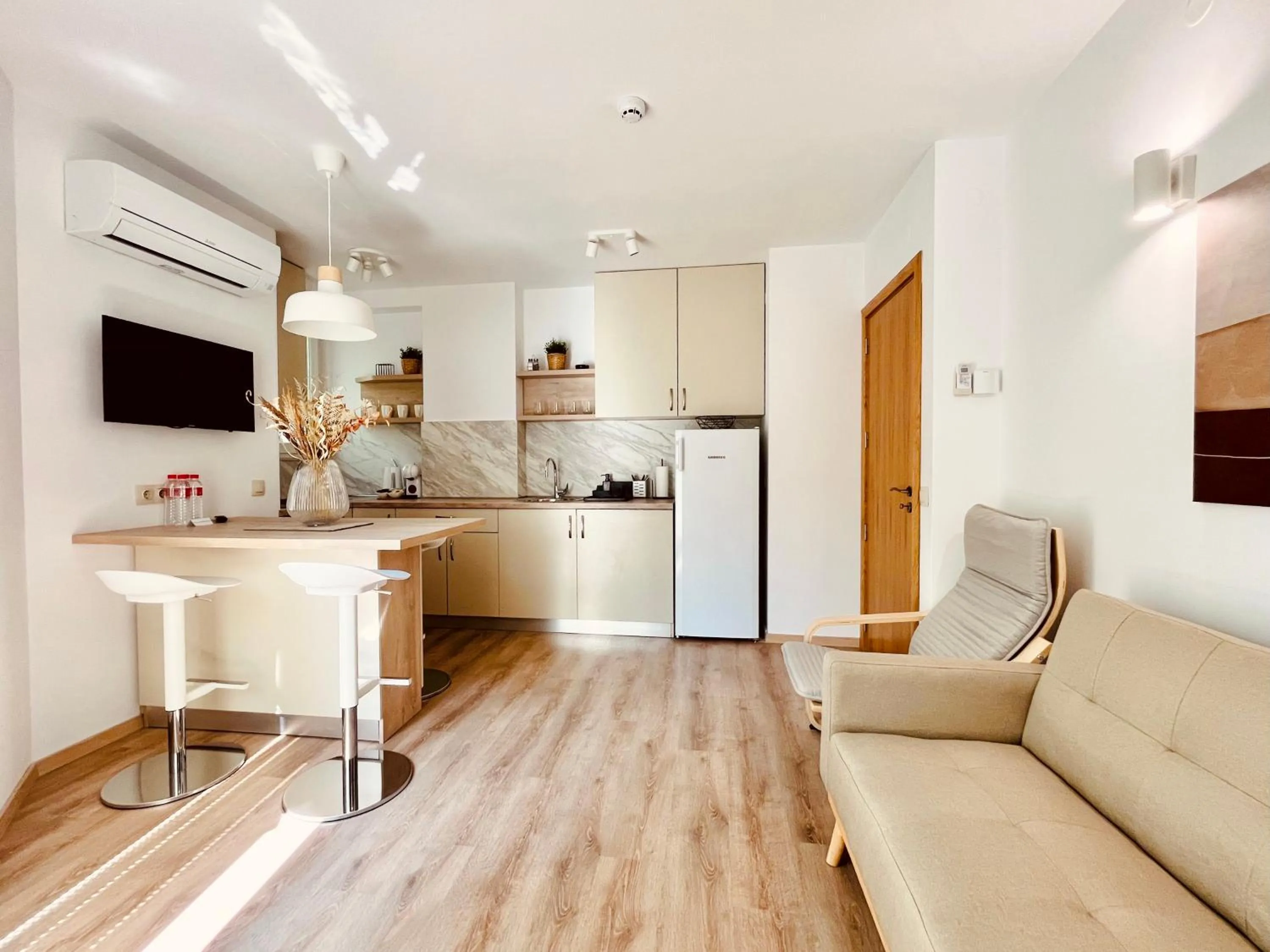 Apart-Hotels-Sofia, AHS