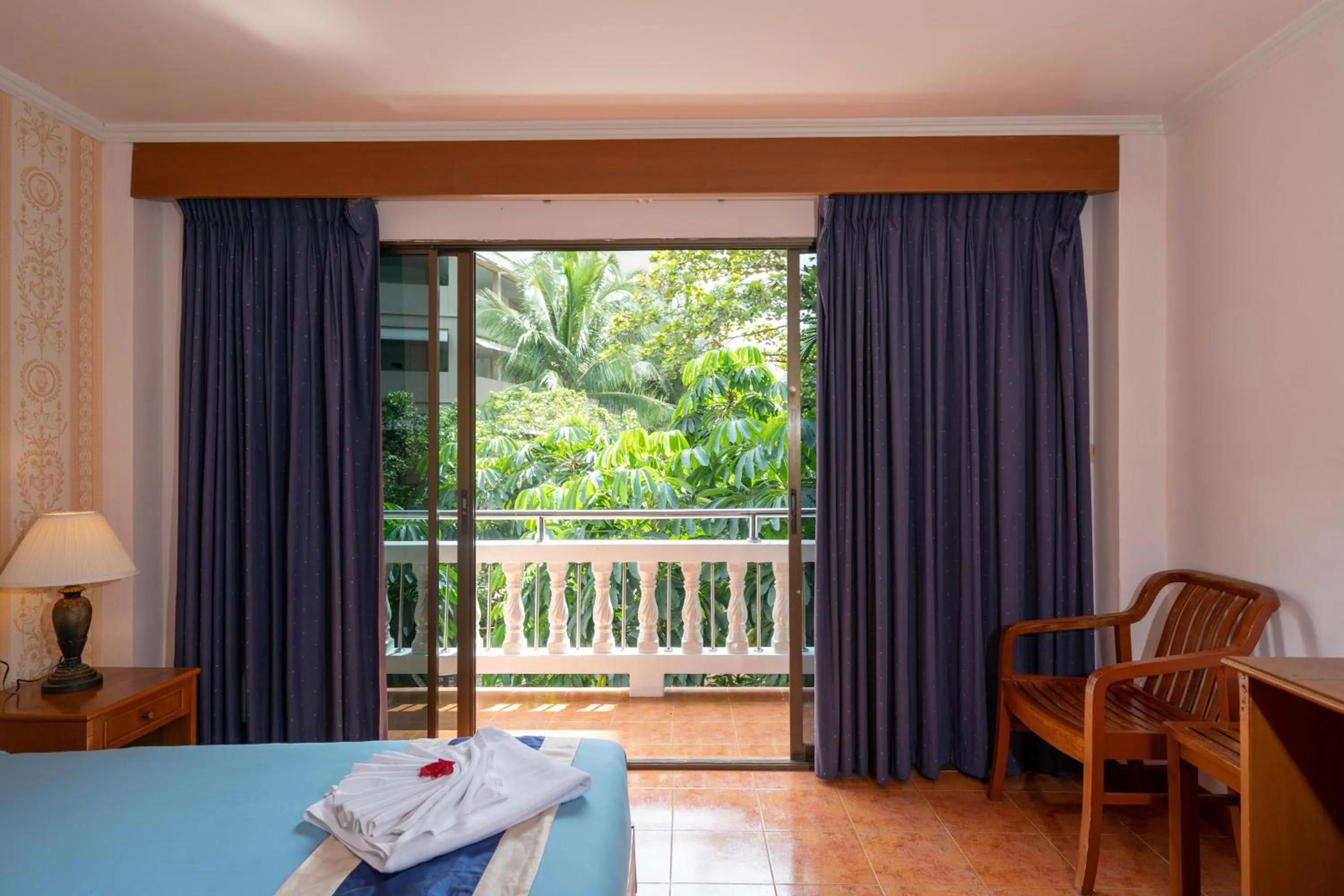 Bed in Patong Central Residence & Apartment