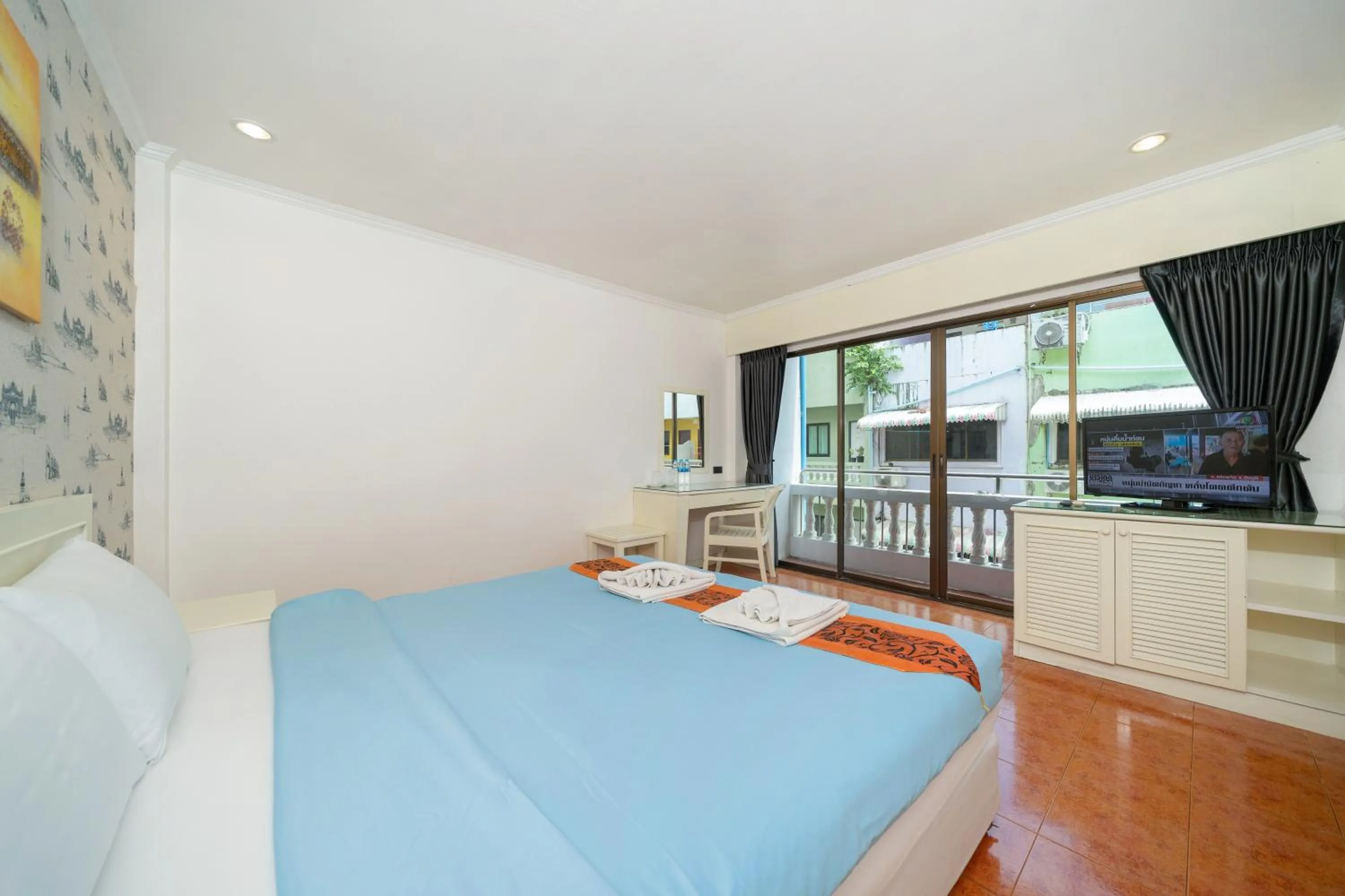 Bed in Patong Central Residence & Apartment