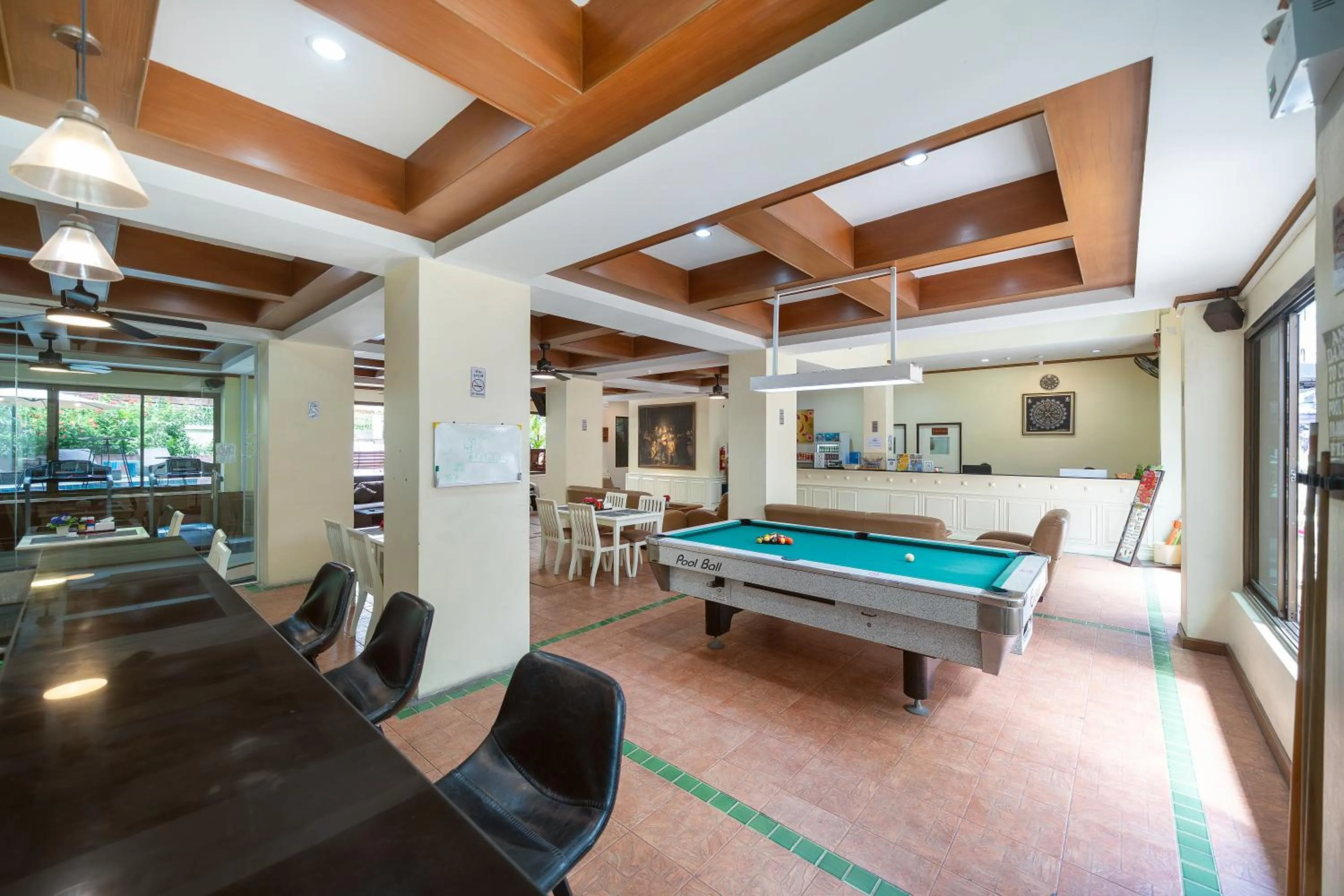 Billiard in Patong Central Residence & Apartment