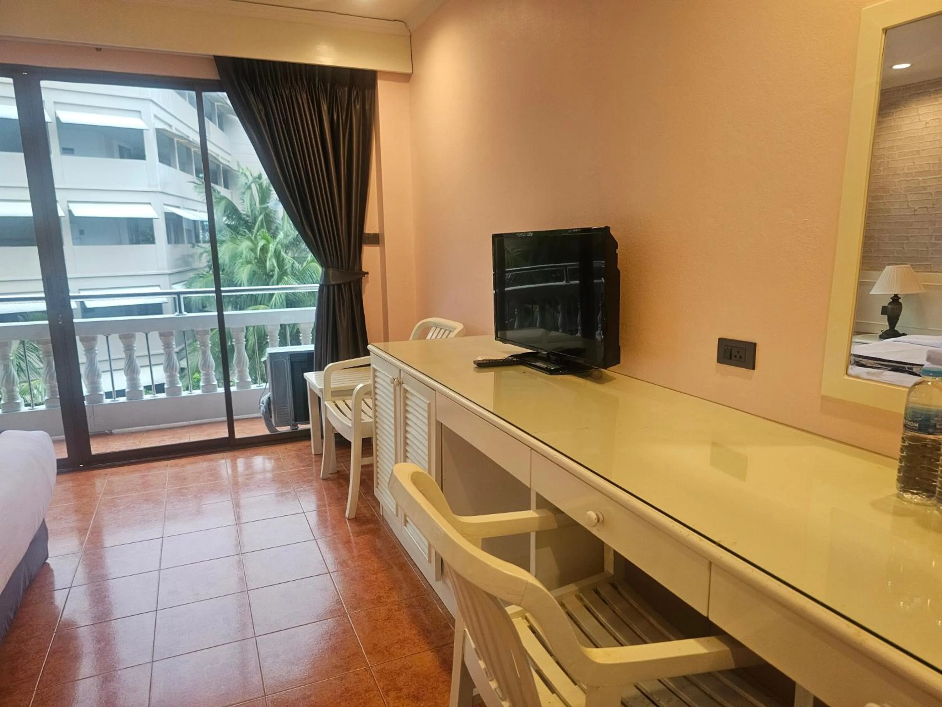 TV and multimedia in Patong Central Residence & Apartment