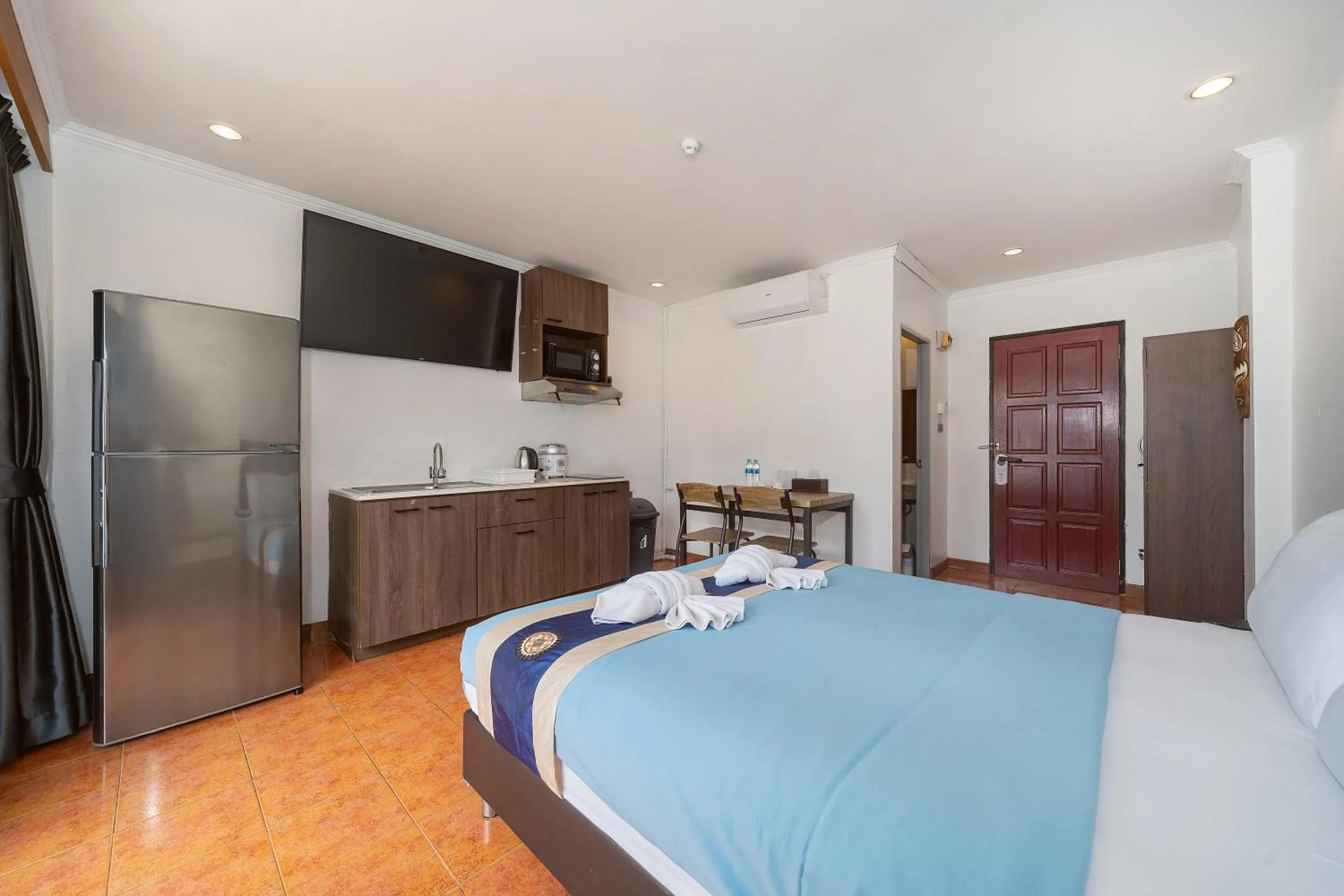 Bedroom, Bed in Patong Central Residence & Apartment