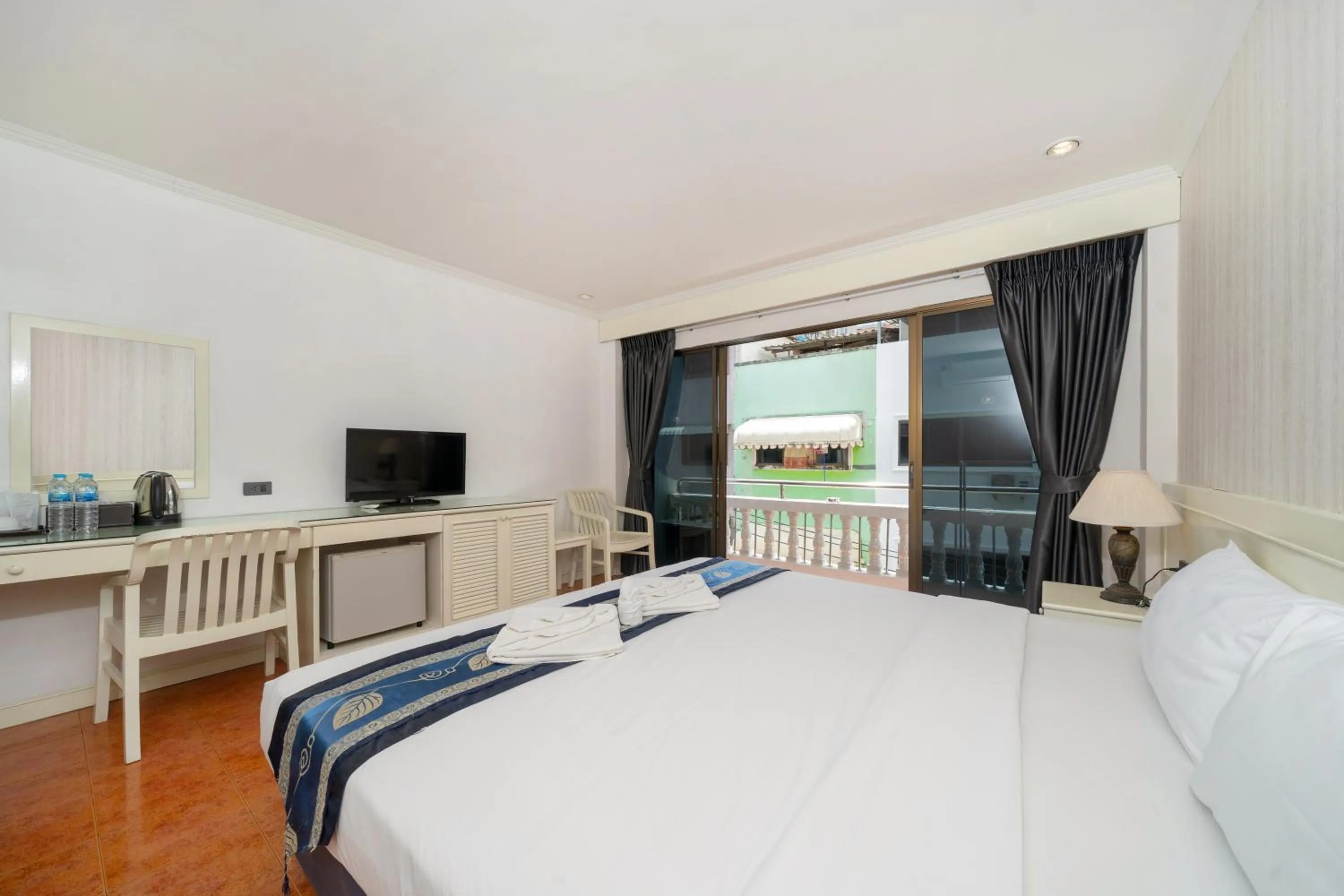Bed in Patong Central Residence & Apartment