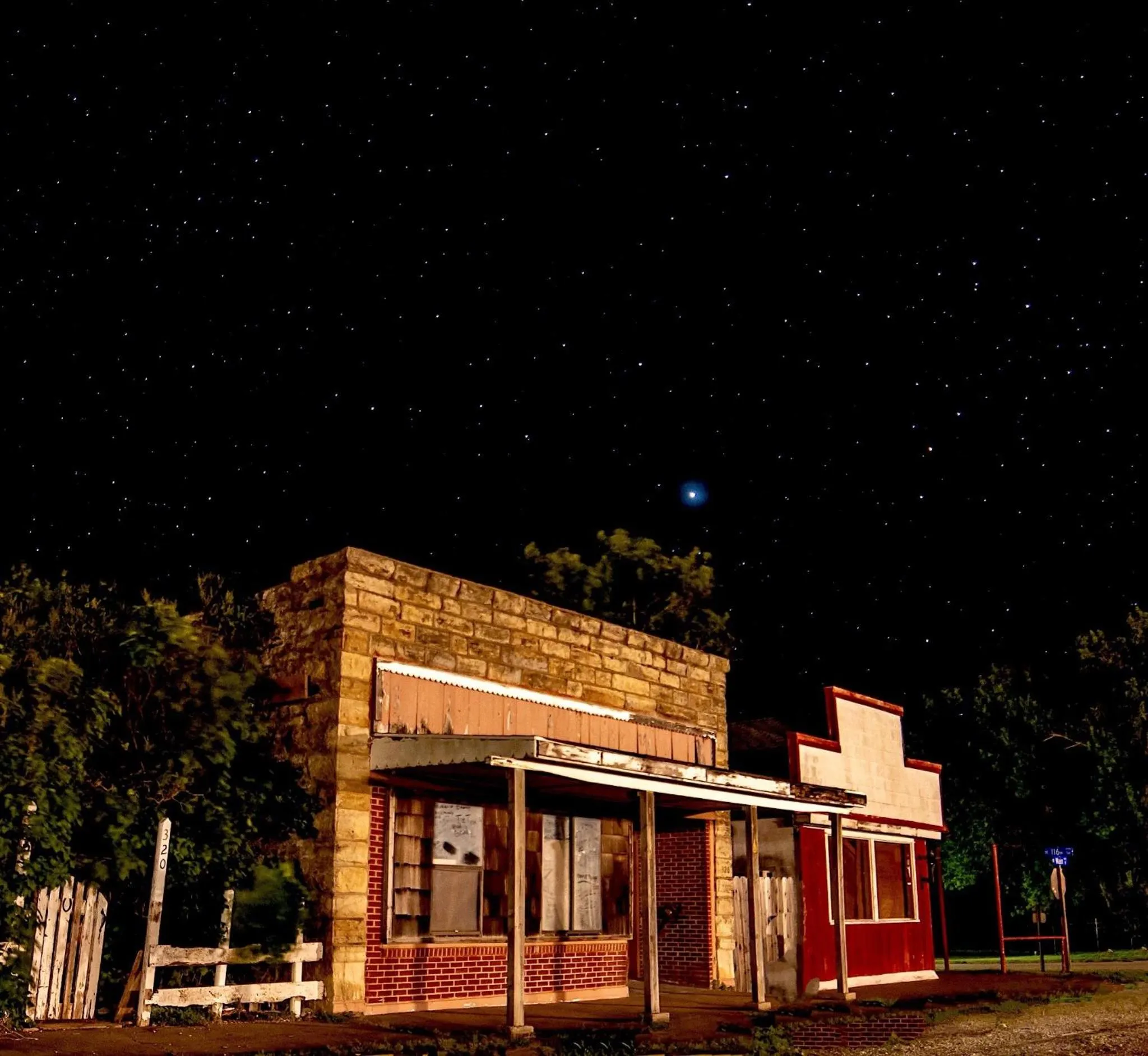 Night in Beaumont Hotel