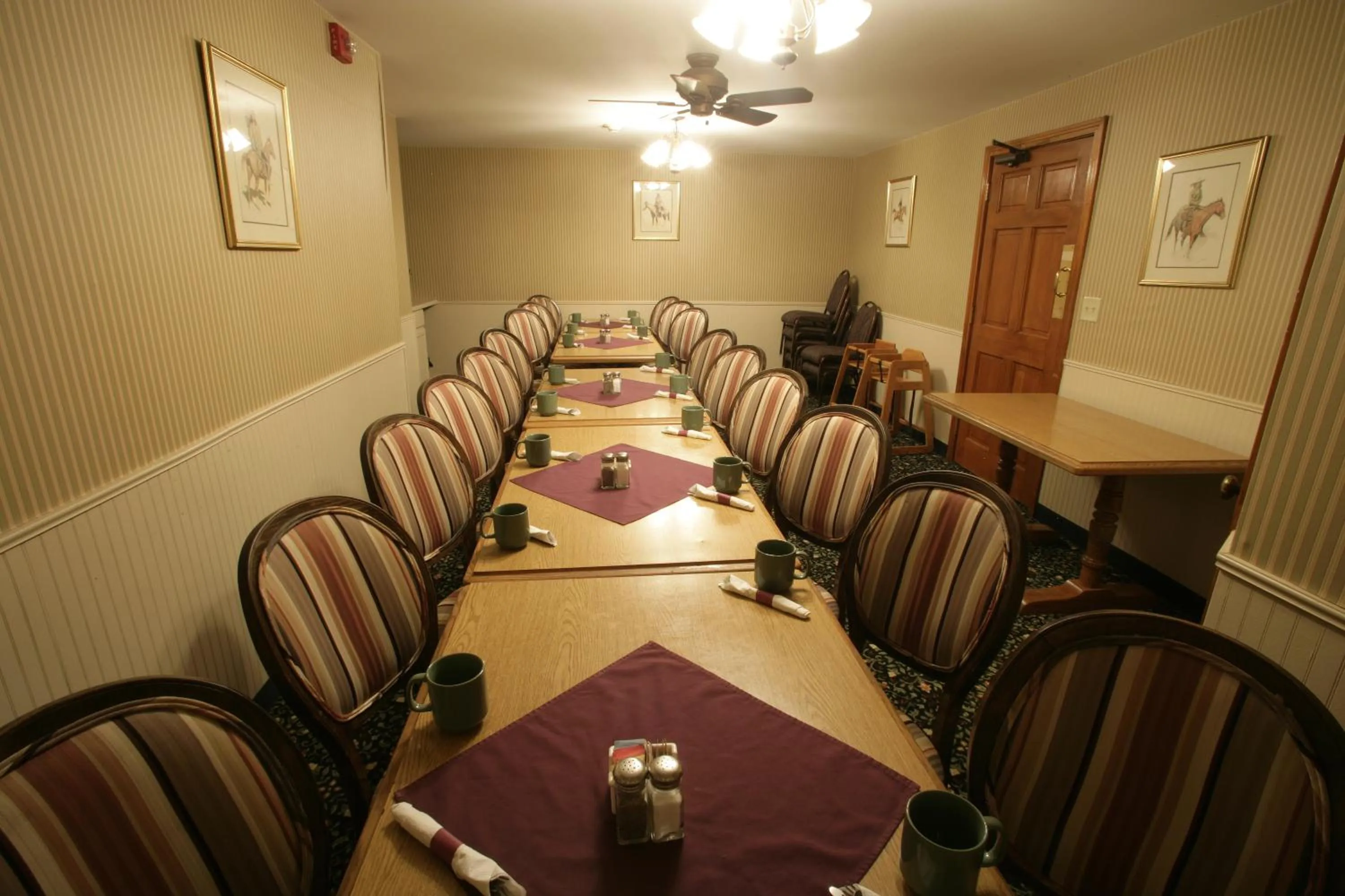 Restaurant/places to eat in Beaumont Hotel